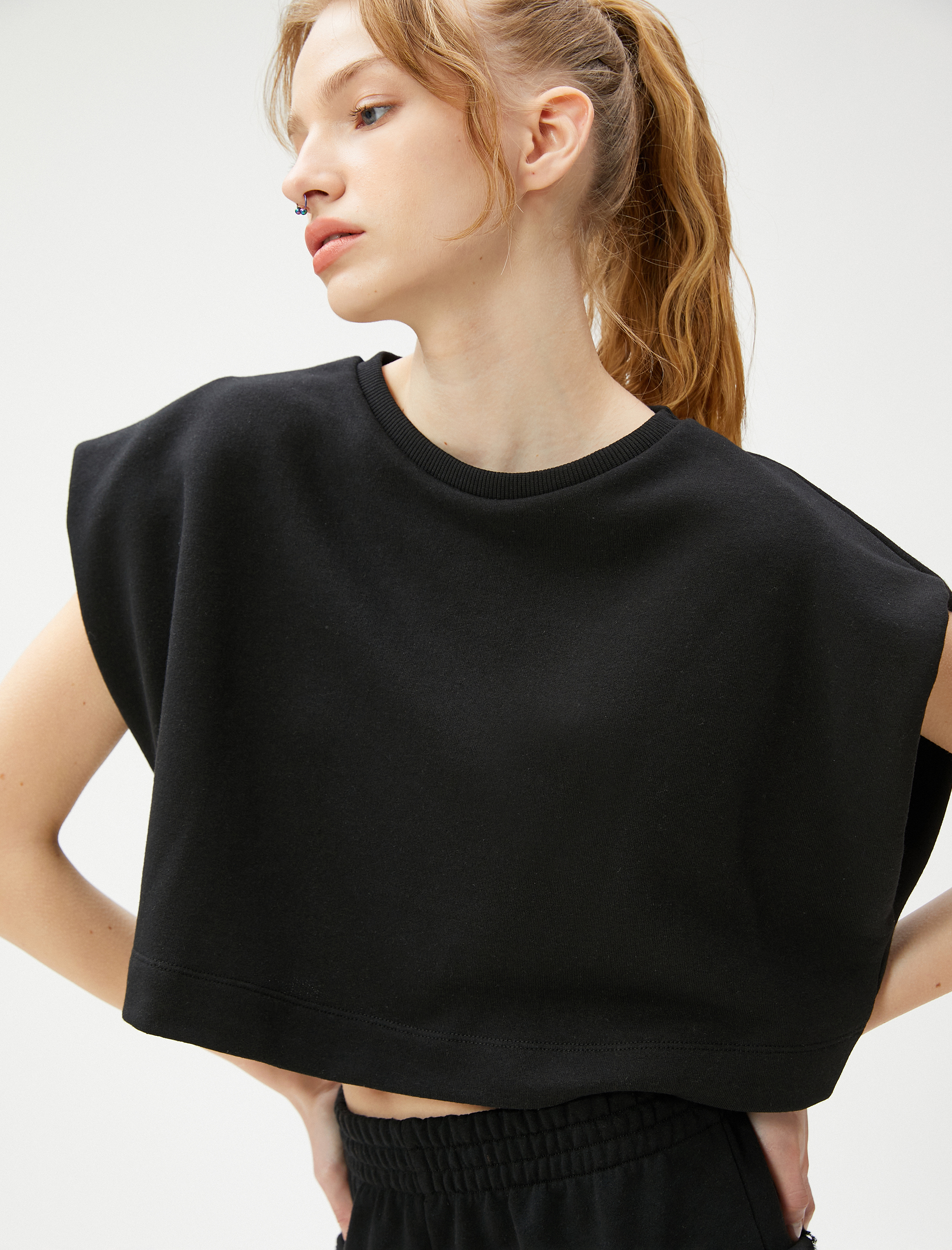   Crop Spor Tişört Düşük Kollu