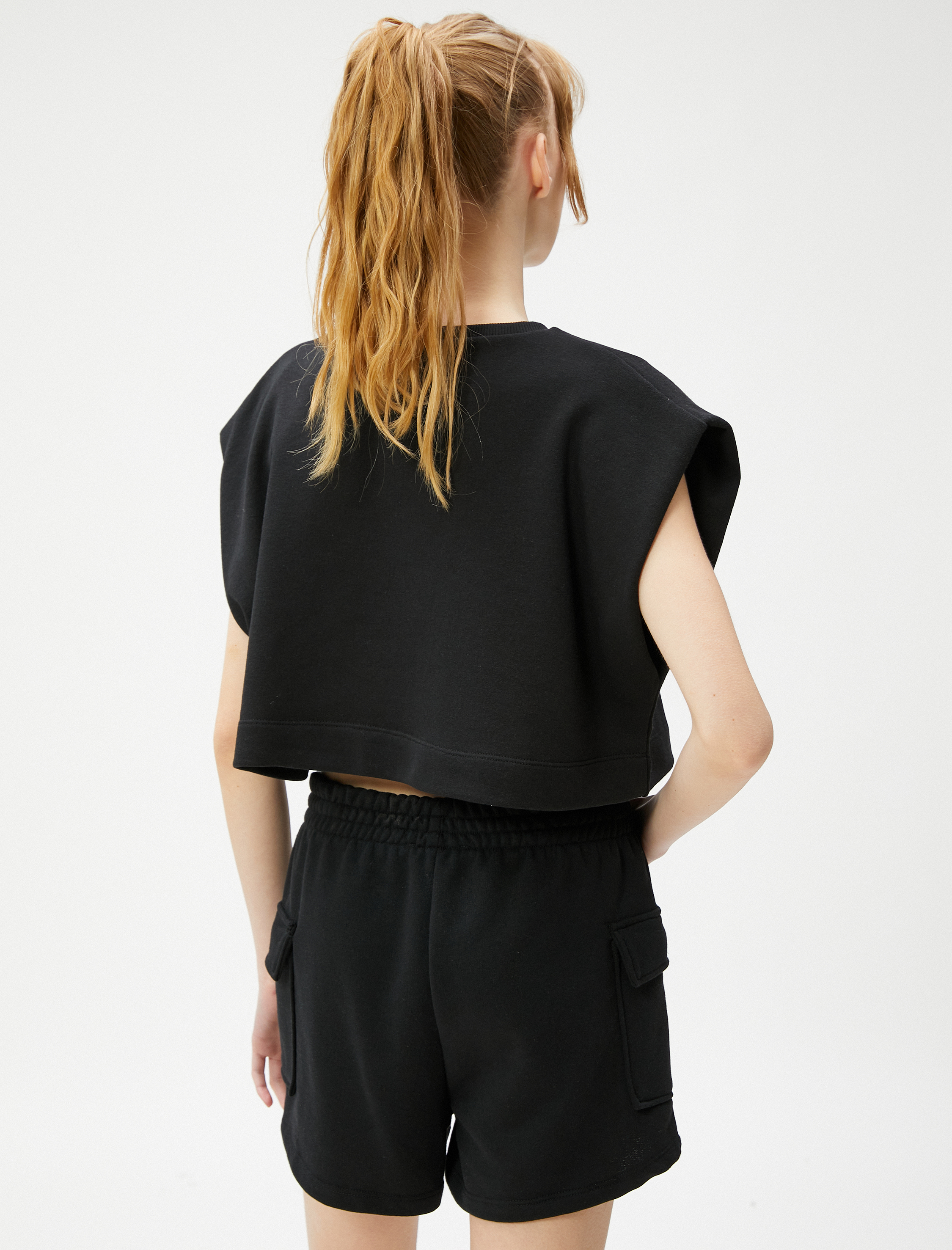   Crop Spor Tişört Düşük Kollu