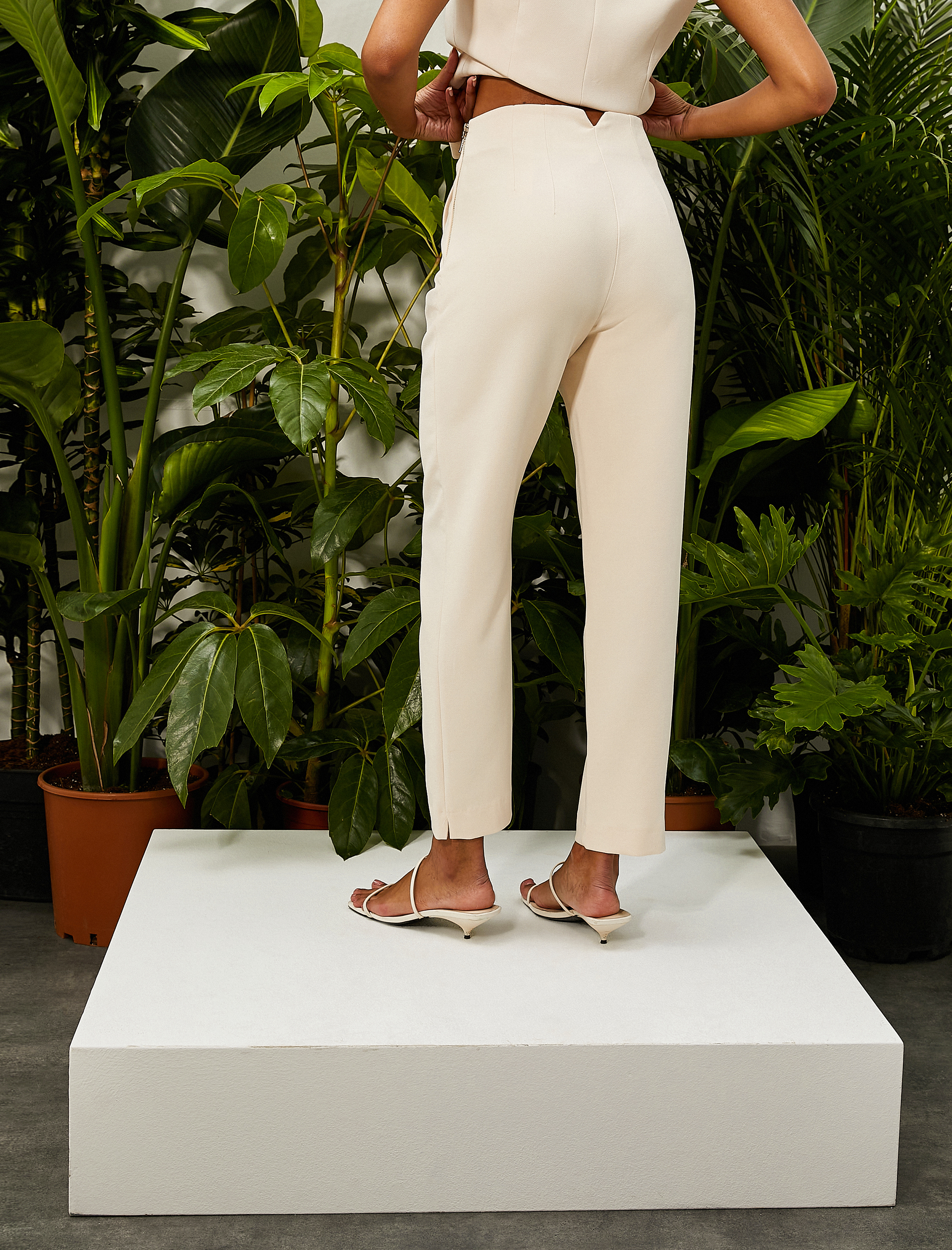   Düz Paça Kumaş Pantolon Dikiş Detaylı Yandan Fermuarlı