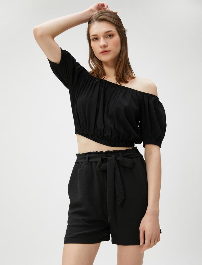  Crop Bluz Omzu Açık Lastikli