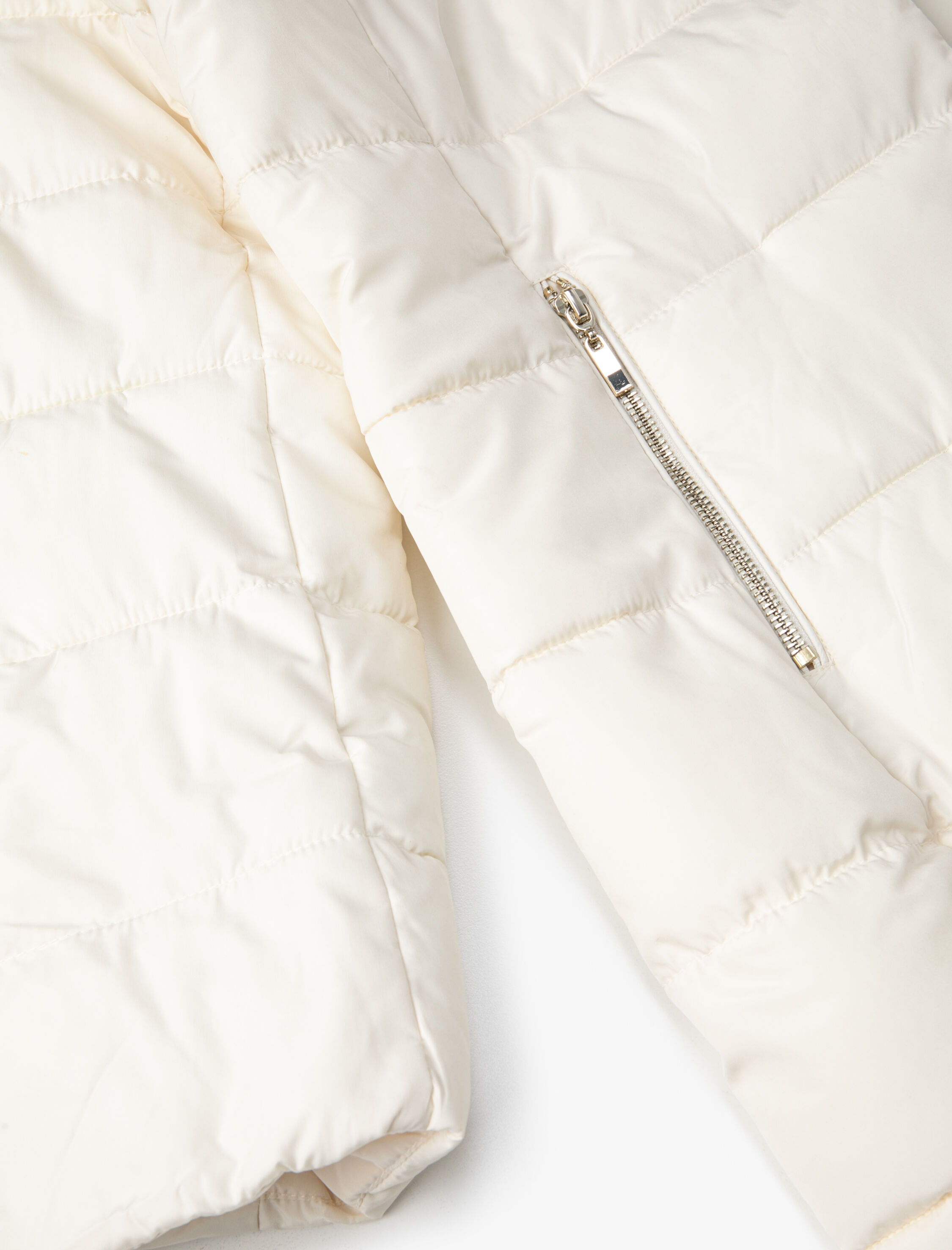   Şişme Mont Fermuarlı Cepli Peluş Detaylı