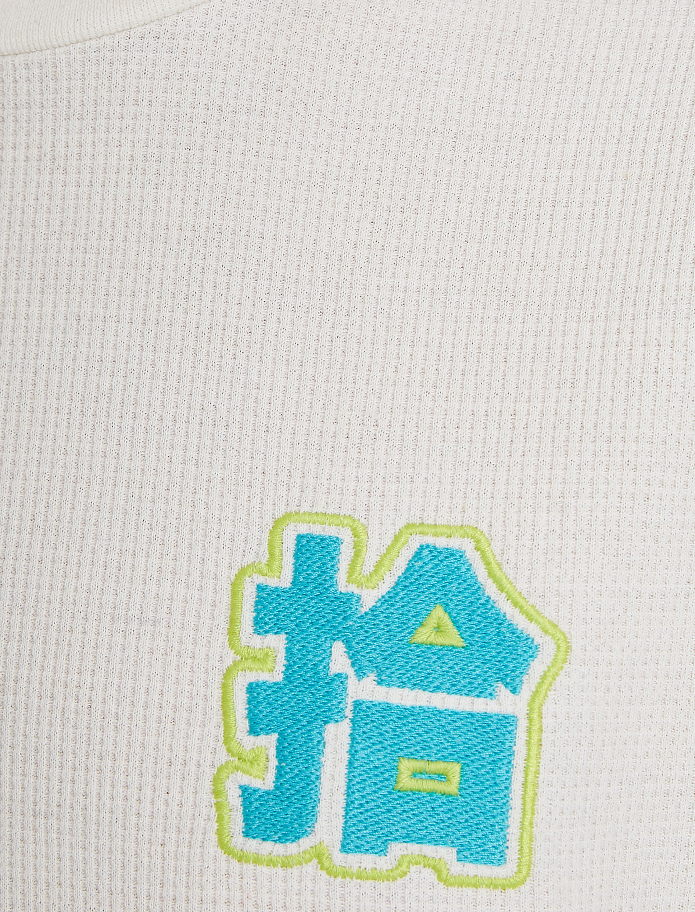   Uzakdoğu İşlemeli Tişört