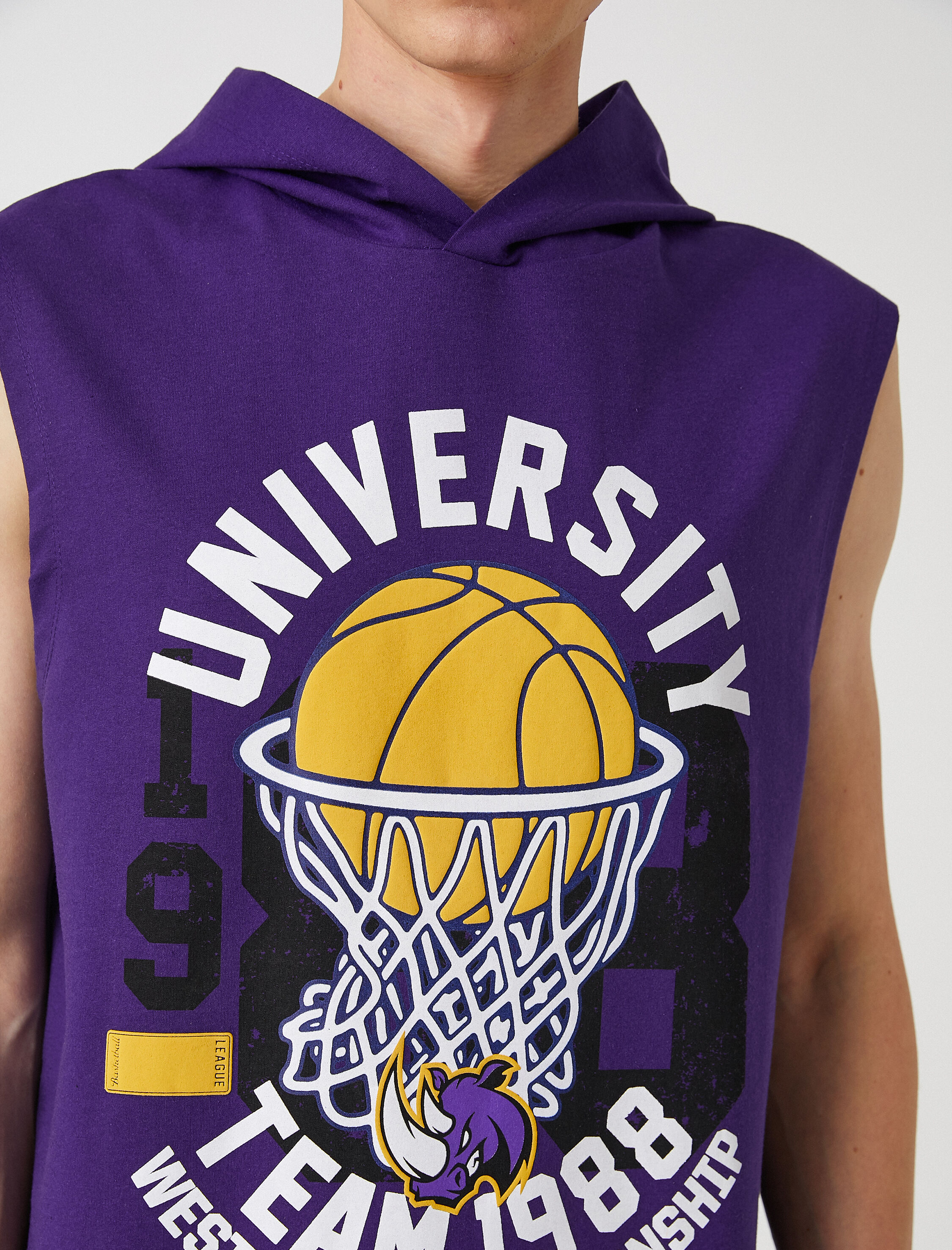   Oversize Kapşonlu Kolej Kolsuz Tişört Basketbol Baskılı Kolsuz