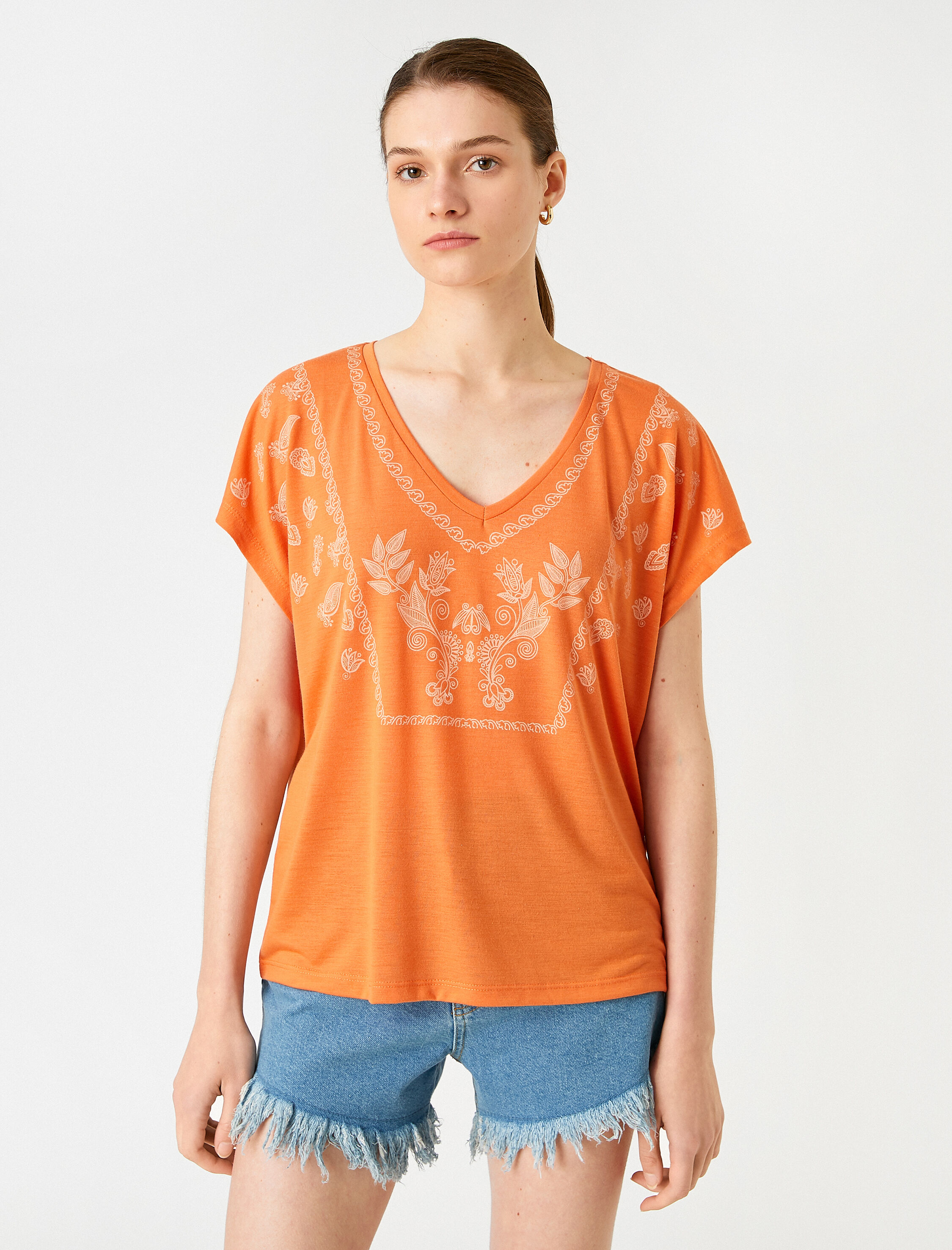   Çiçek Baskılı Tişört V Yaka Kısa Kollu