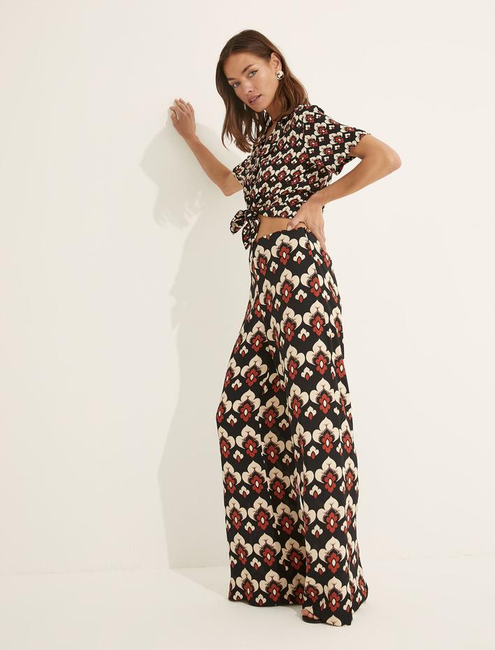  Melis Ağazat X Koton - Desenli Bol Paça Pantolon