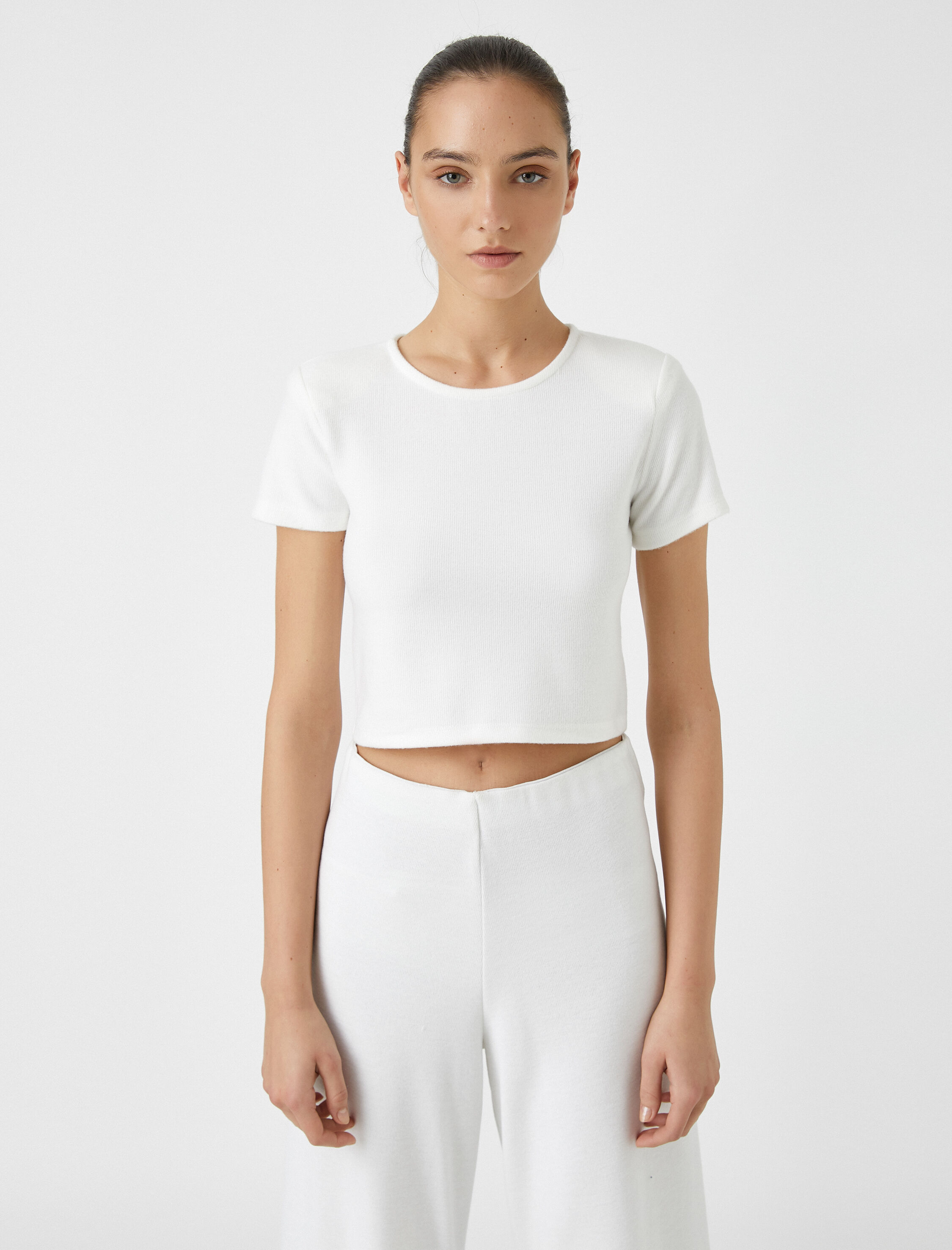   Pamuklu Kısa Kollu Bisiklet Yaka Tişört