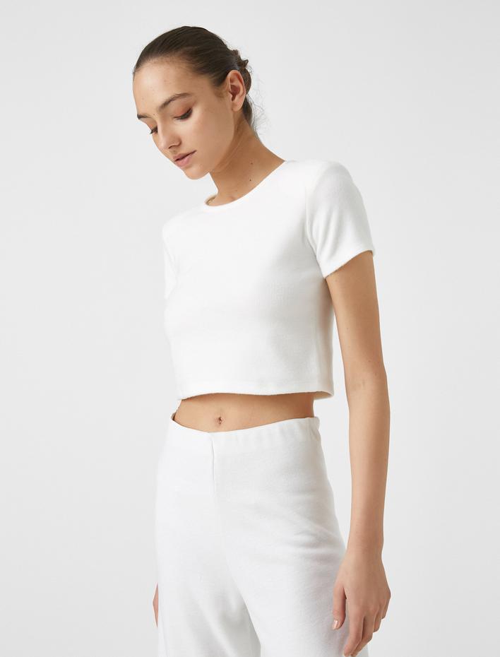  Pamuklu Kısa Kollu Bisiklet Yaka Tişört