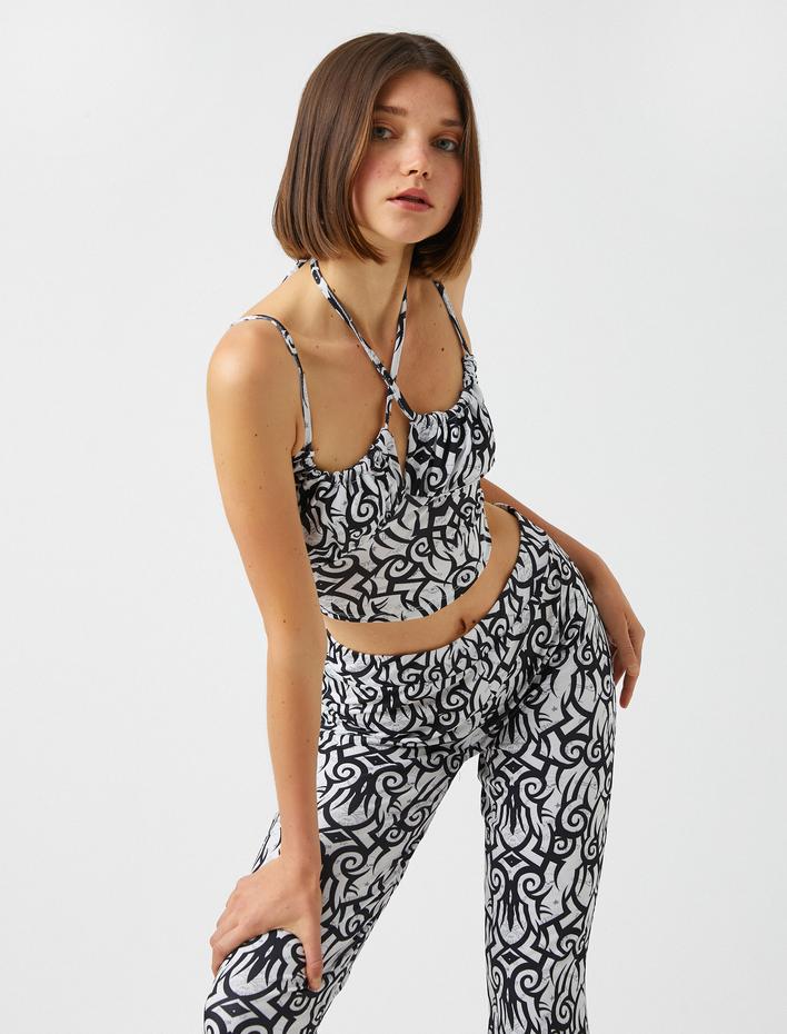  Crop Atlet Pencere Detaylı Desenli