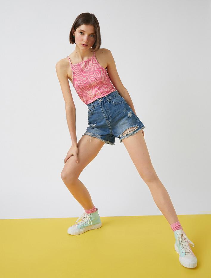  Yırtık Detaylı Kot Şort