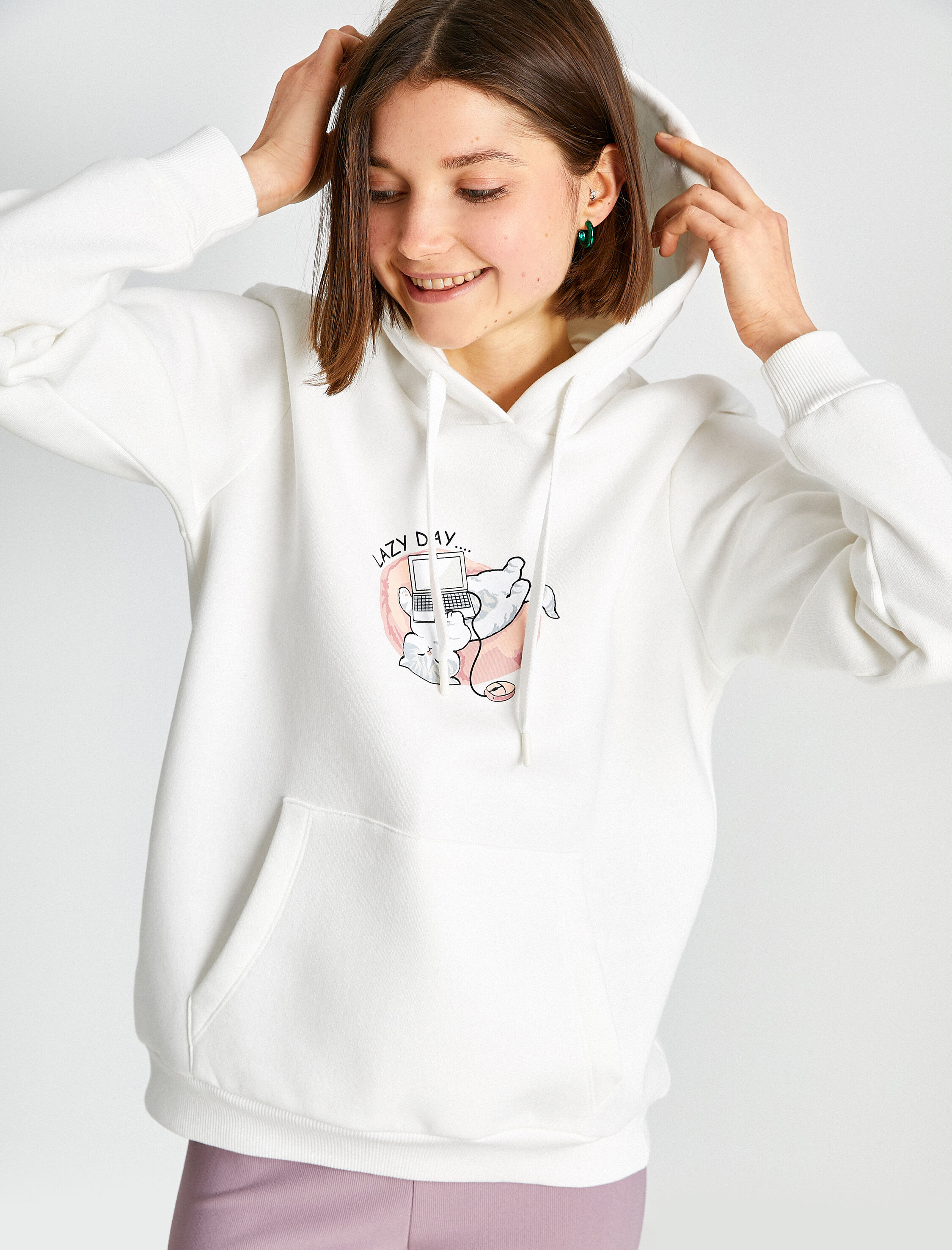   Üç İplik Şardonlu Uzun Kollu Kanguru Cepli Kedi Baskılı Kapüşonlu Sweatshirt