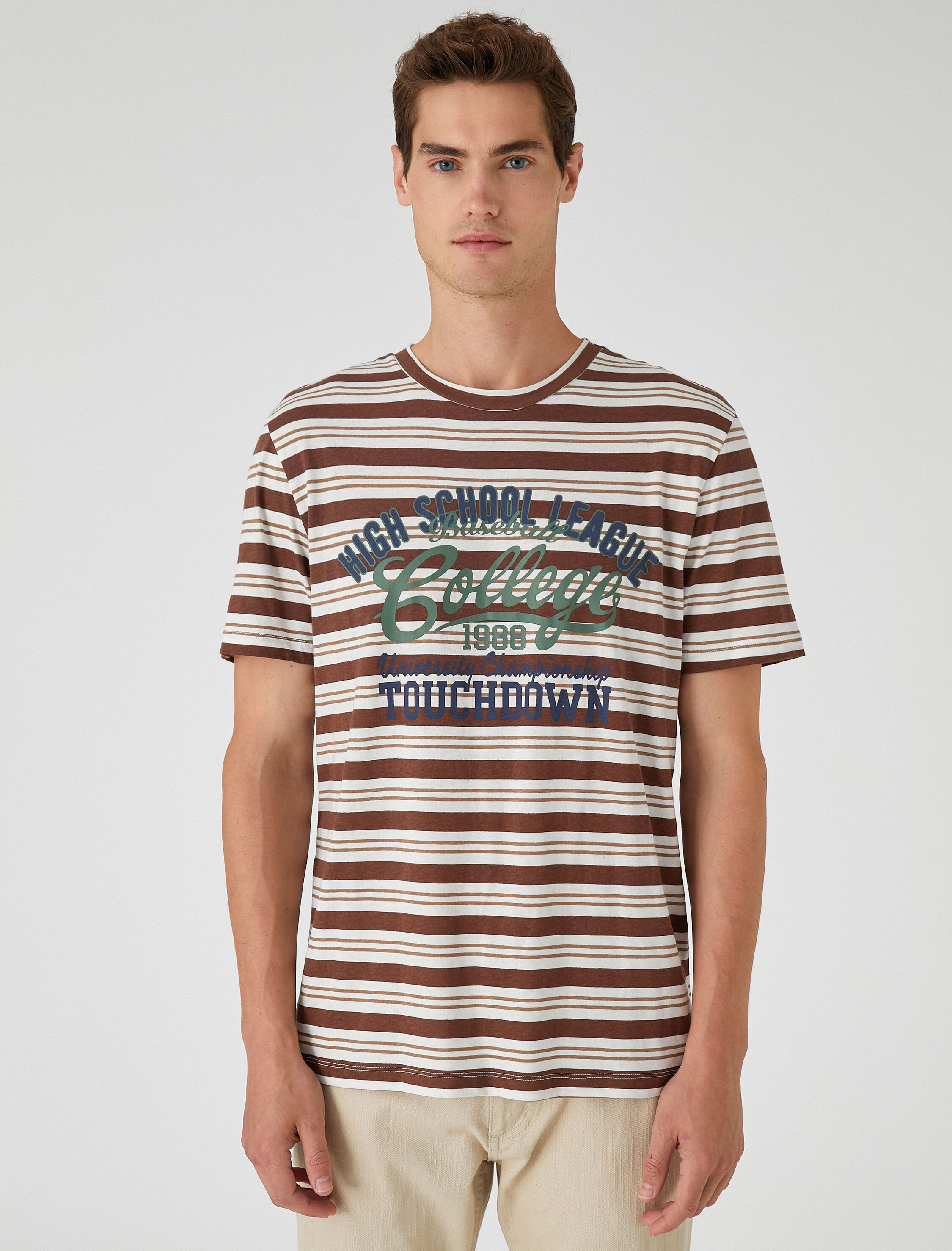   Kolej Tişört Bisiklet Yaka Baskı Detaylı