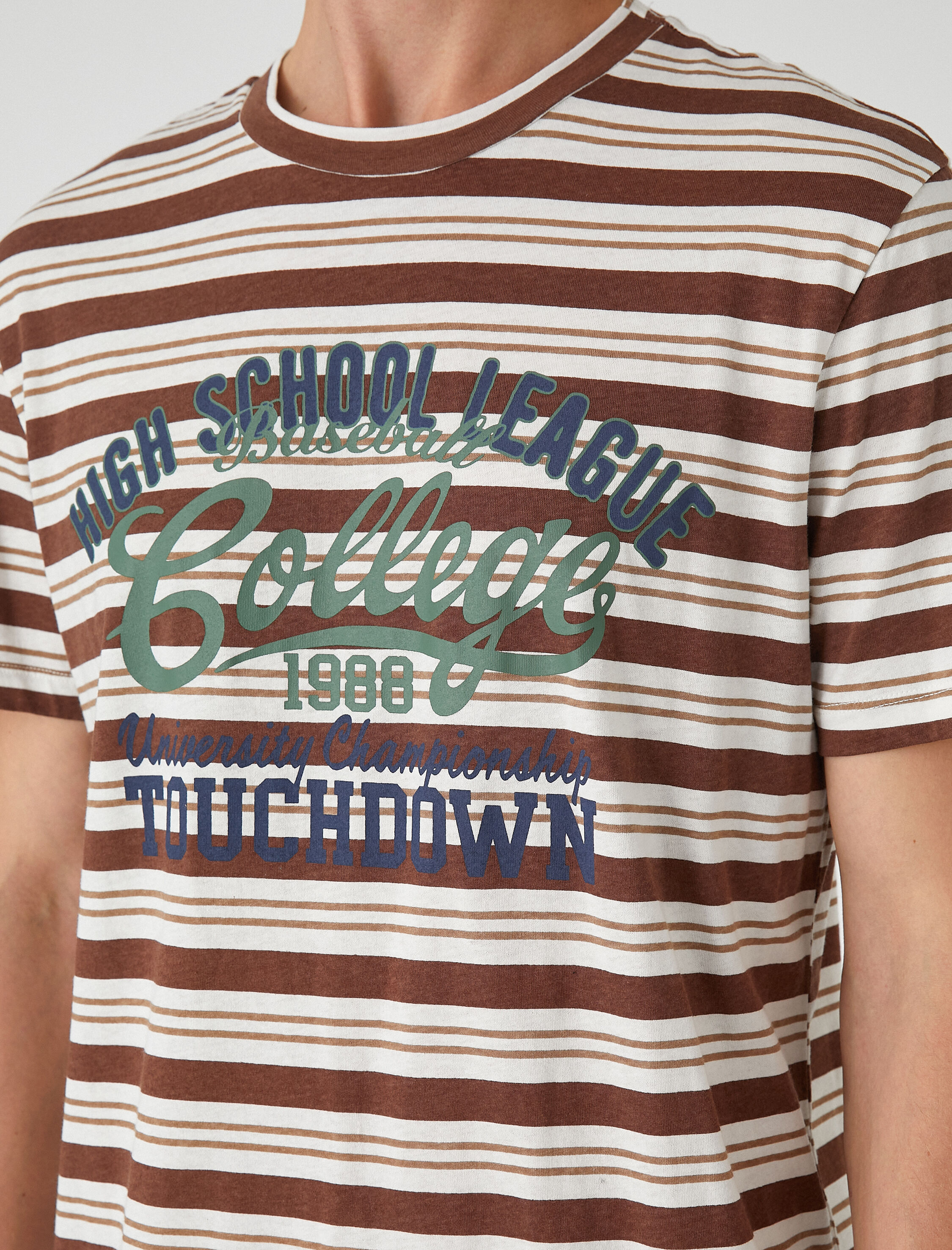   Kolej Tişört Bisiklet Yaka Baskı Detaylı