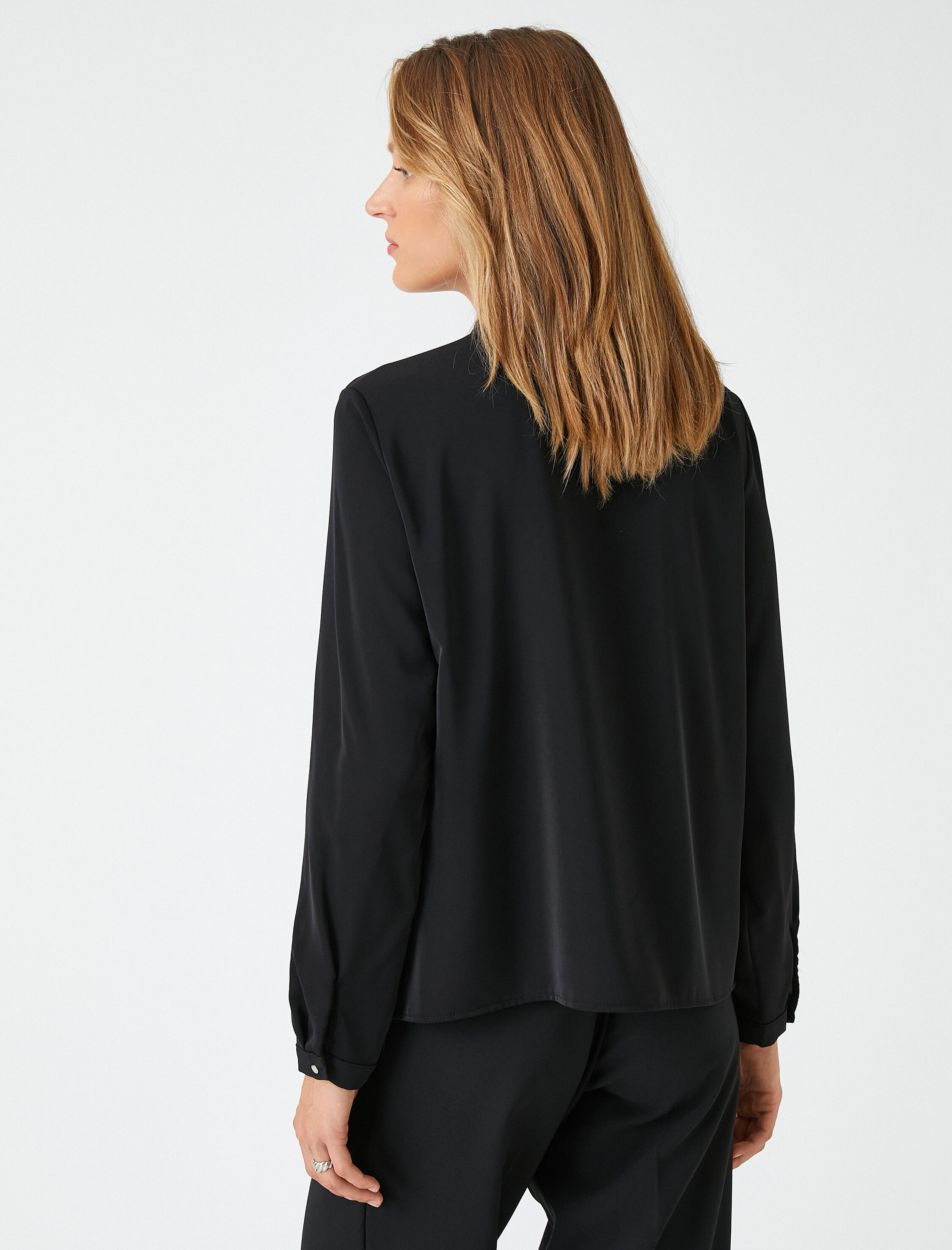   Yaka Detaylı Gömlek Gizli Düğmeli