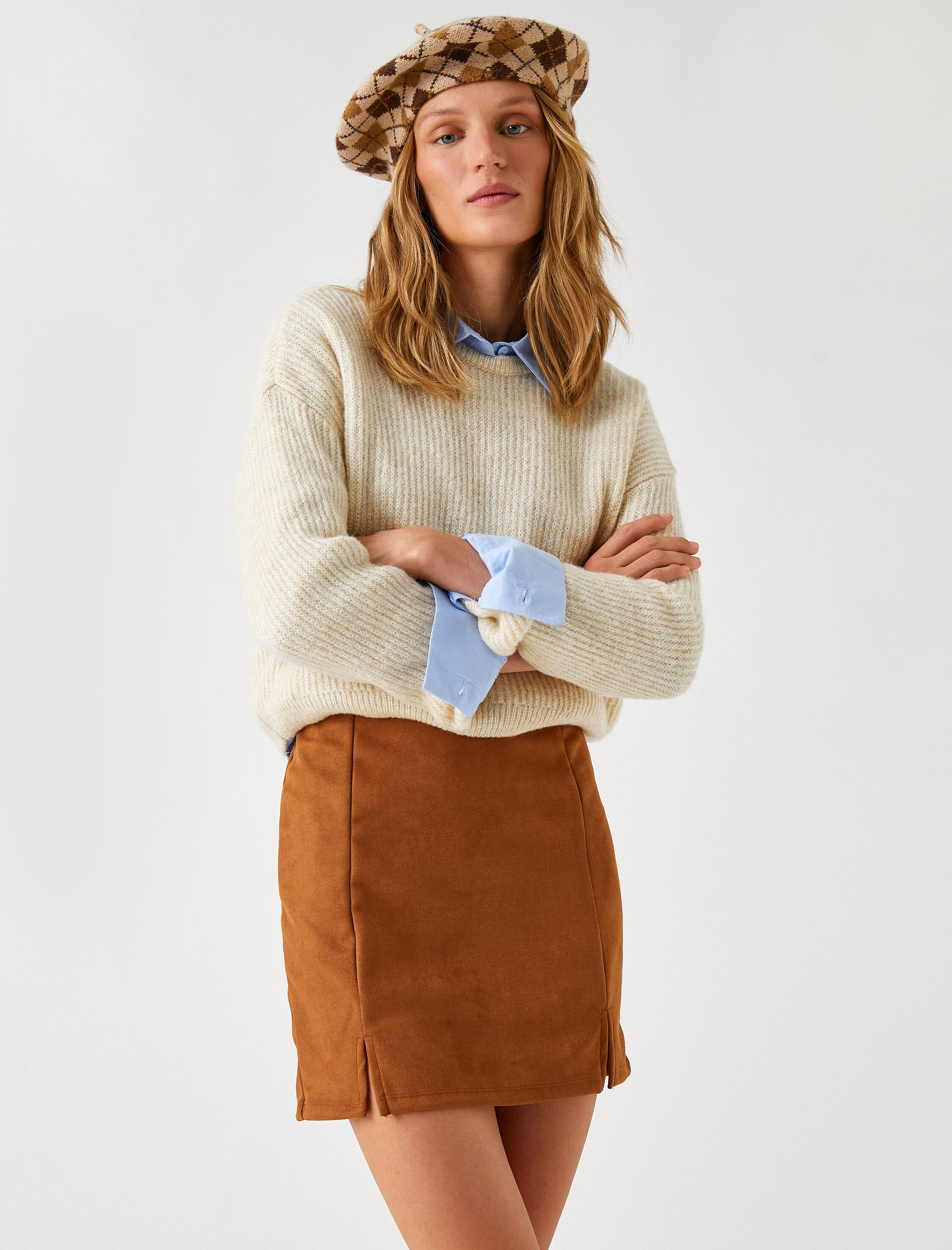   Süet Görünümlü Etek Yırtmaç Detaylı