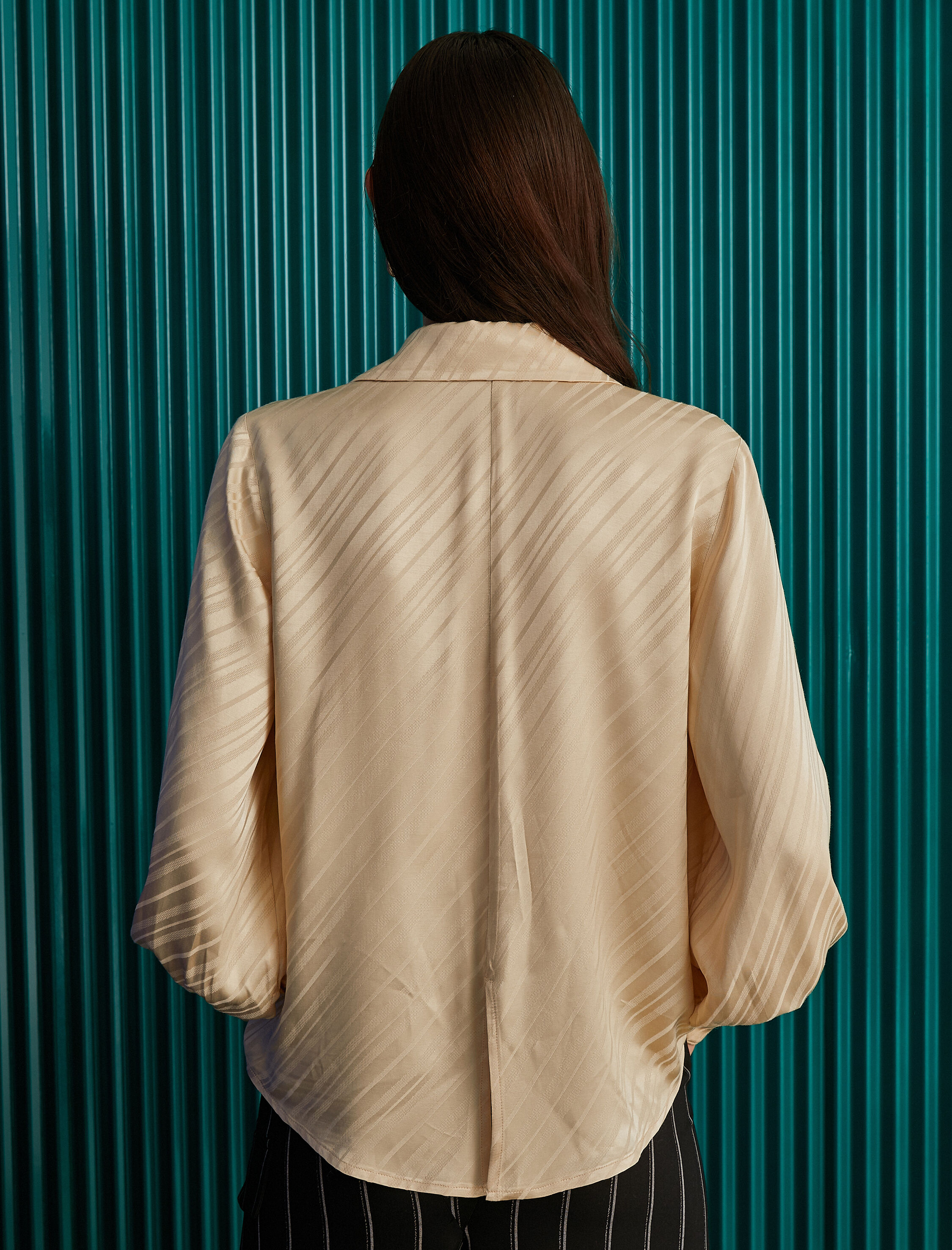   Melis Ağazat X Koton - Sivri Yaka Saten Gömlek