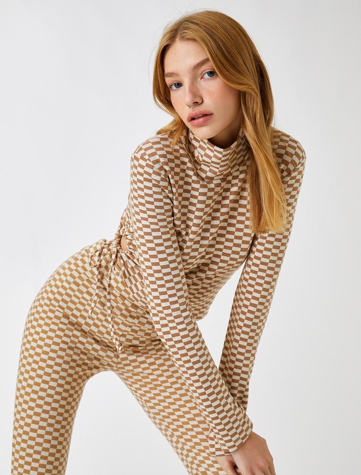  Crop Tişört Dik Yaka Büzgülü