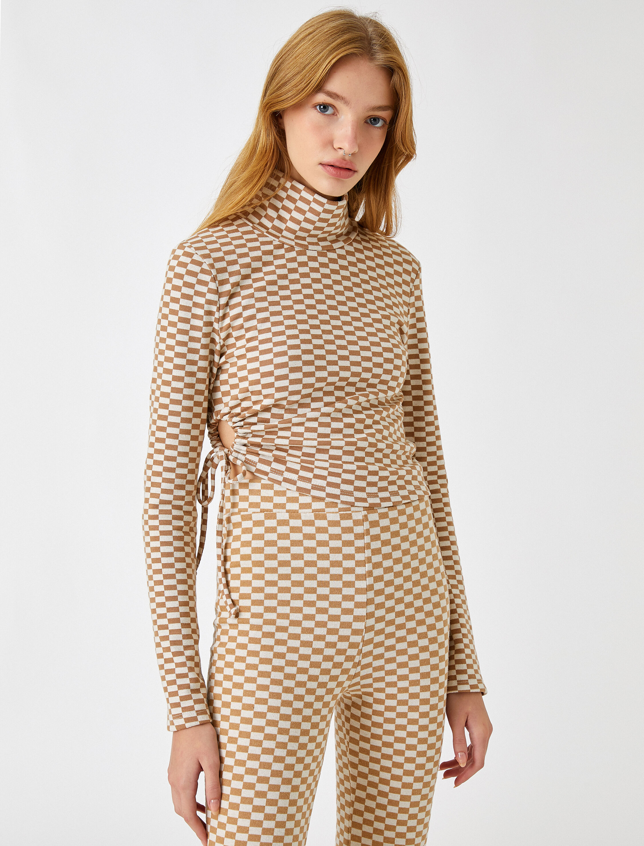   Crop Tişört Dik Yaka Büzgülü