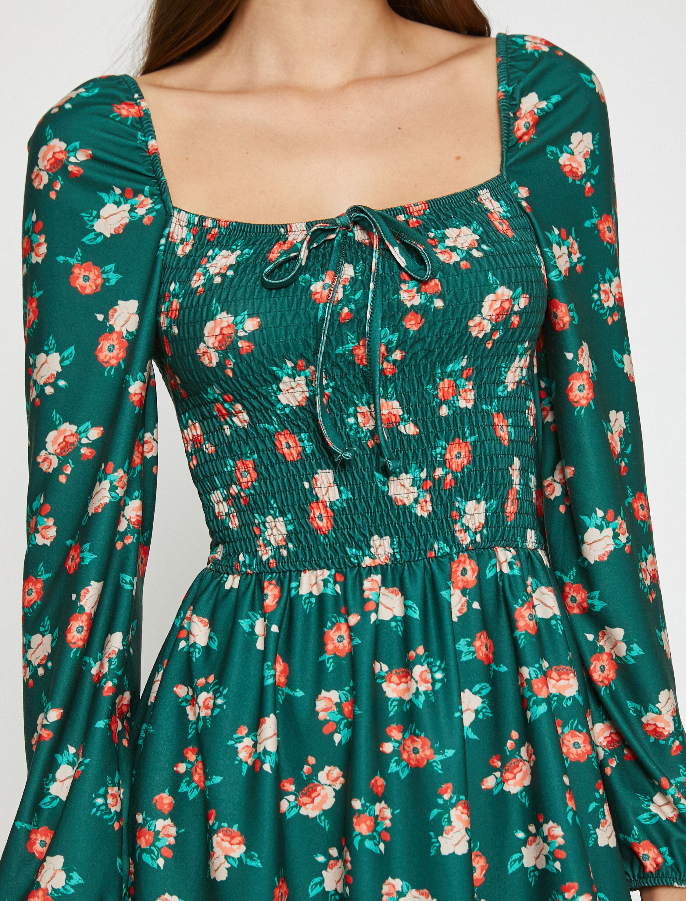   Çiçekli Kışlık Elbise Gipeli Kare Yaka