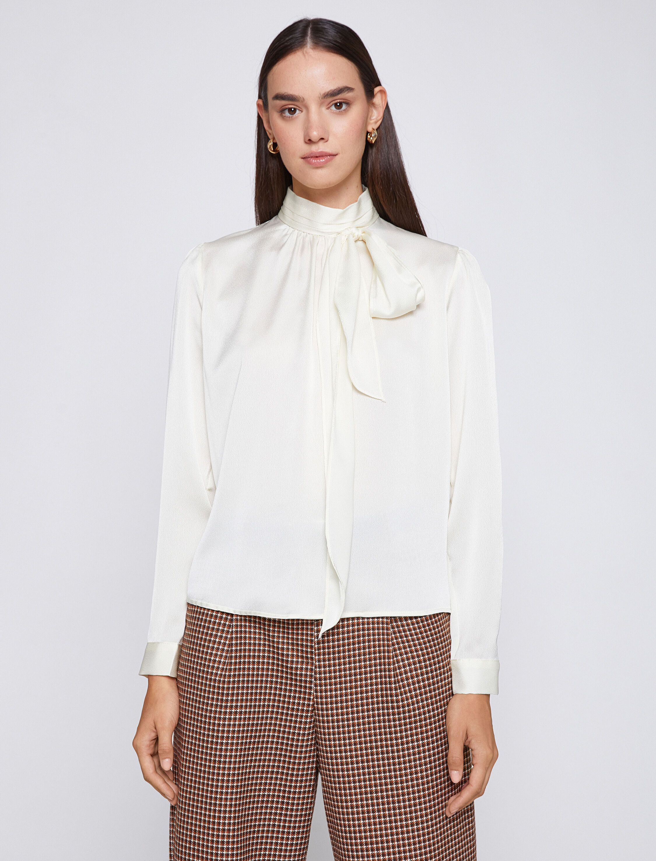   Dik Yaka Bluz Kuşak Detaylı