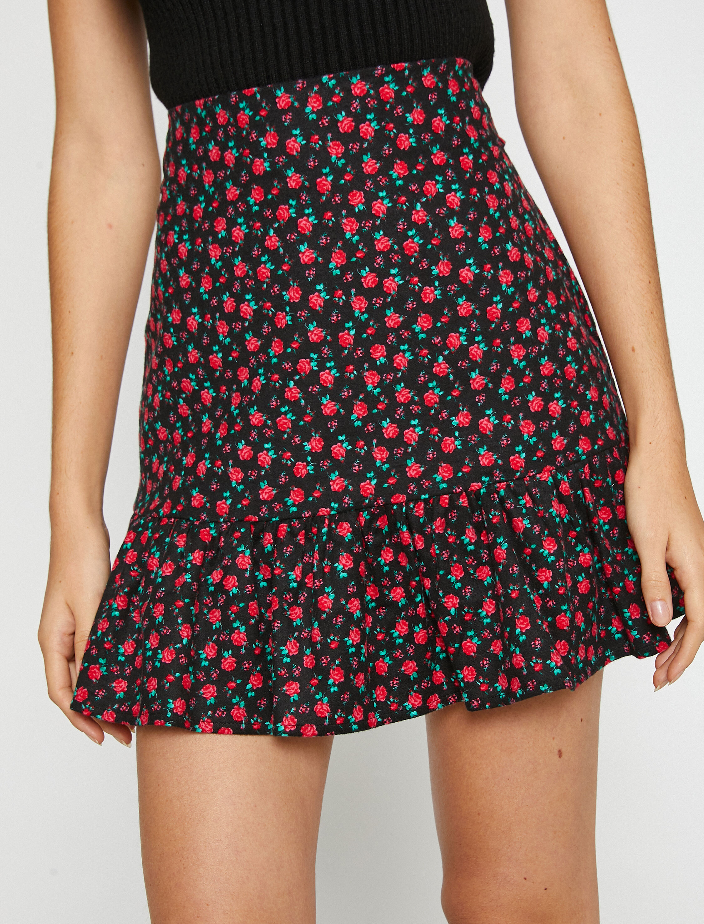   Çiçekli Mini Etek Fırfırlı