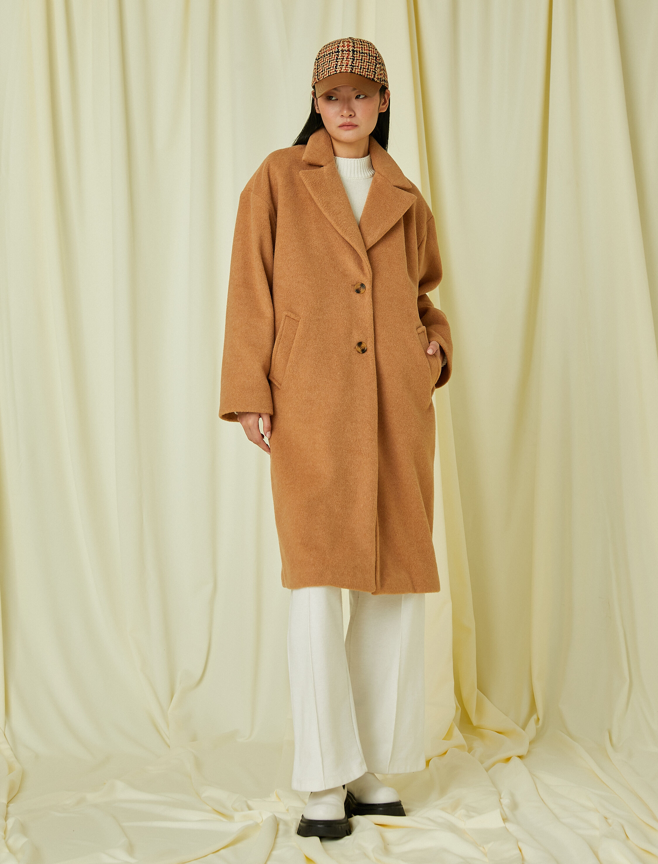   Çift Düğmeli Kaşe Kaban