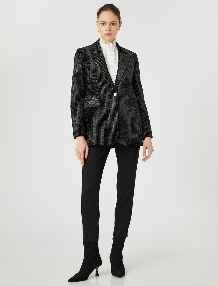  Melis Ağazat X Koton - Pırıltılı Kadife Blazer Ceket