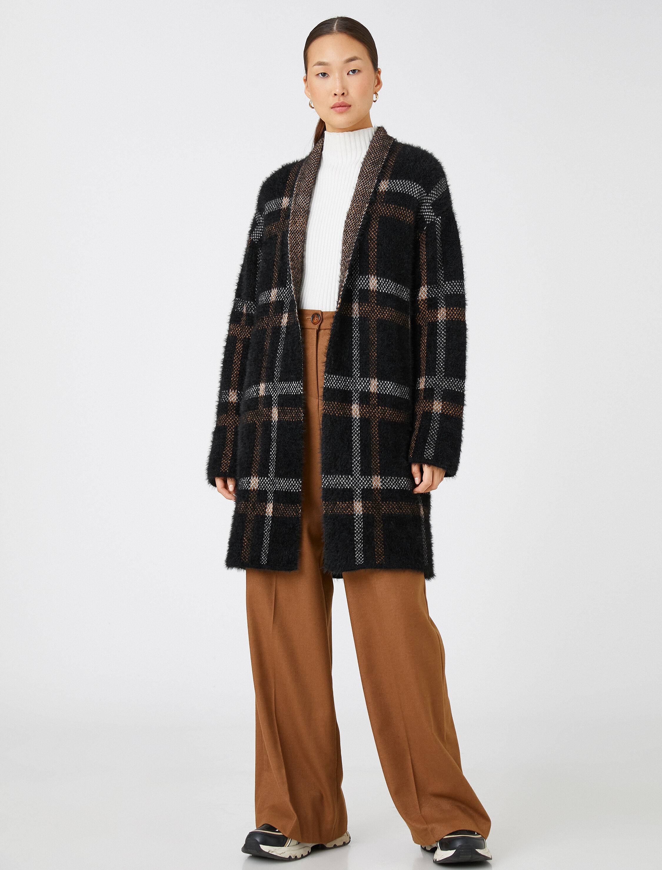 Yumuşak Dokulu Uzun Triko Hırka