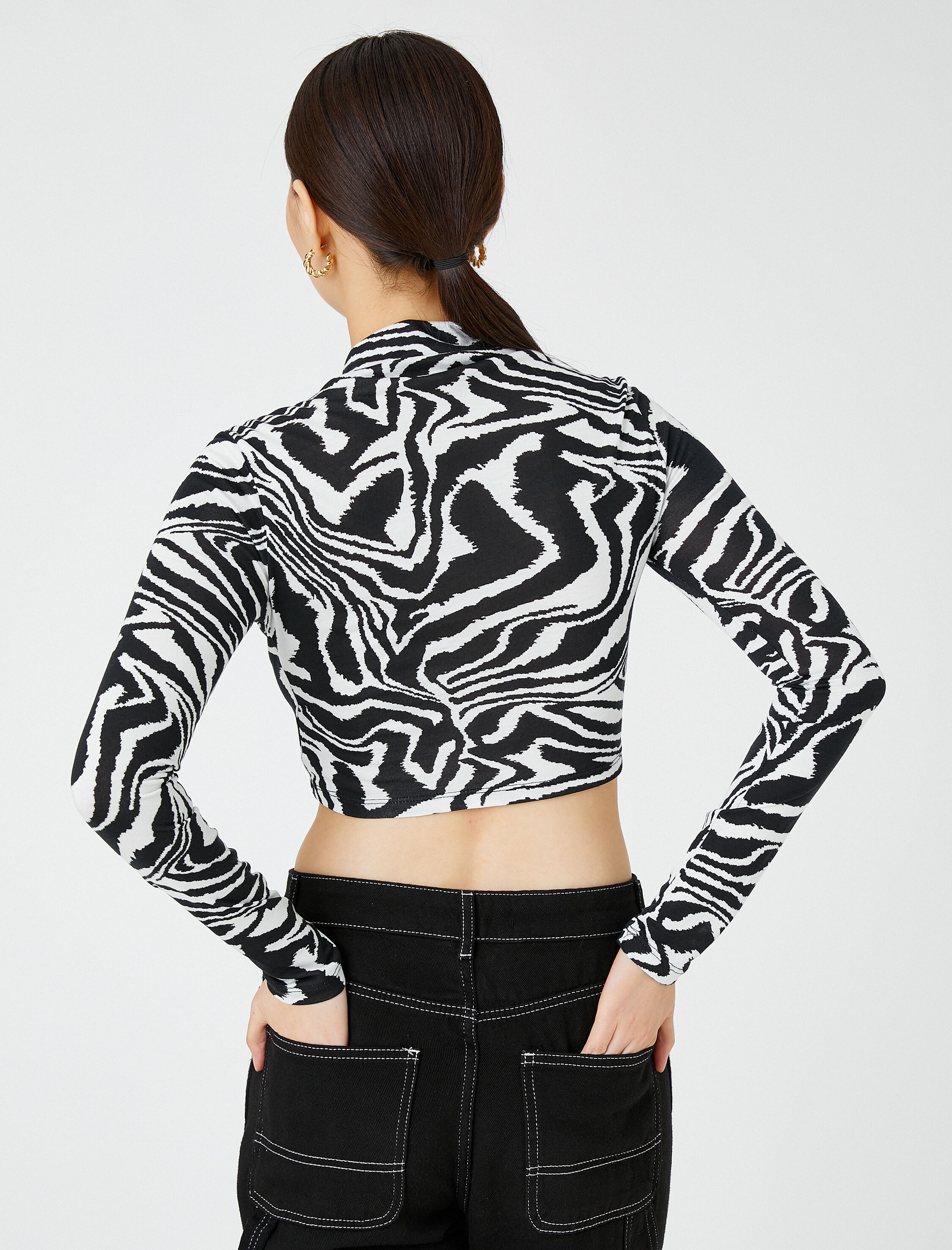   Zebra Desenli Büzgülü Uzun Kollu Crop Tişört