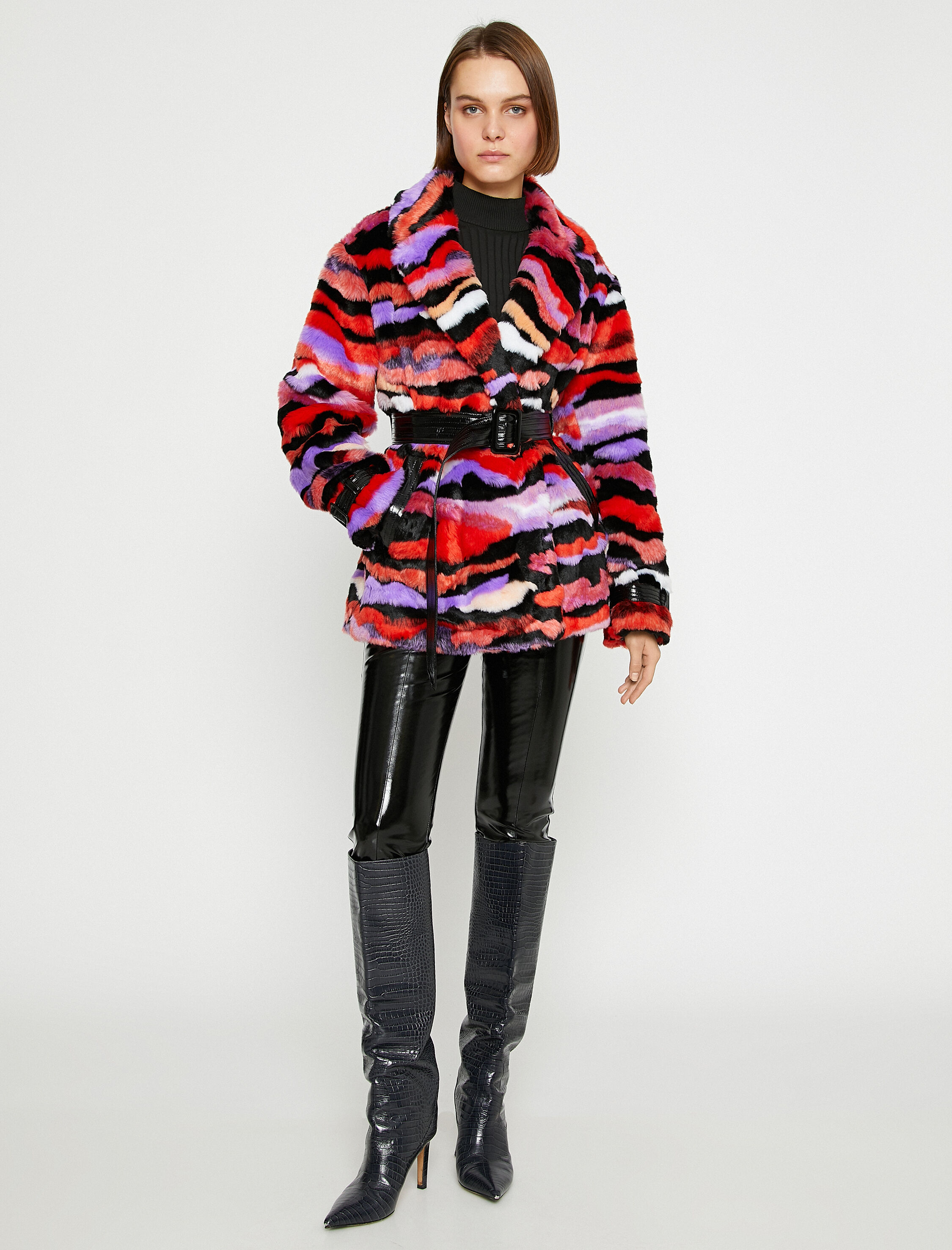   Renk Bloklu Kemerli Kısa Peluş Kaban