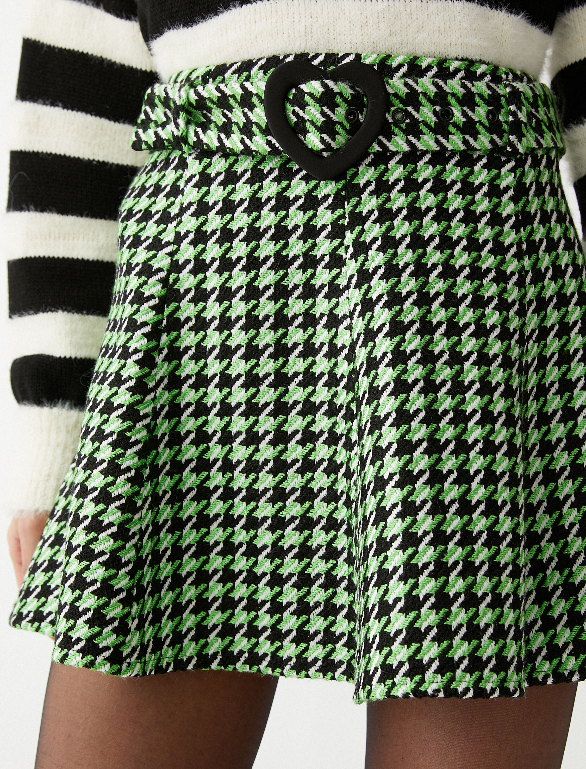   Kemer Detaylı A Kesim Mini Etek