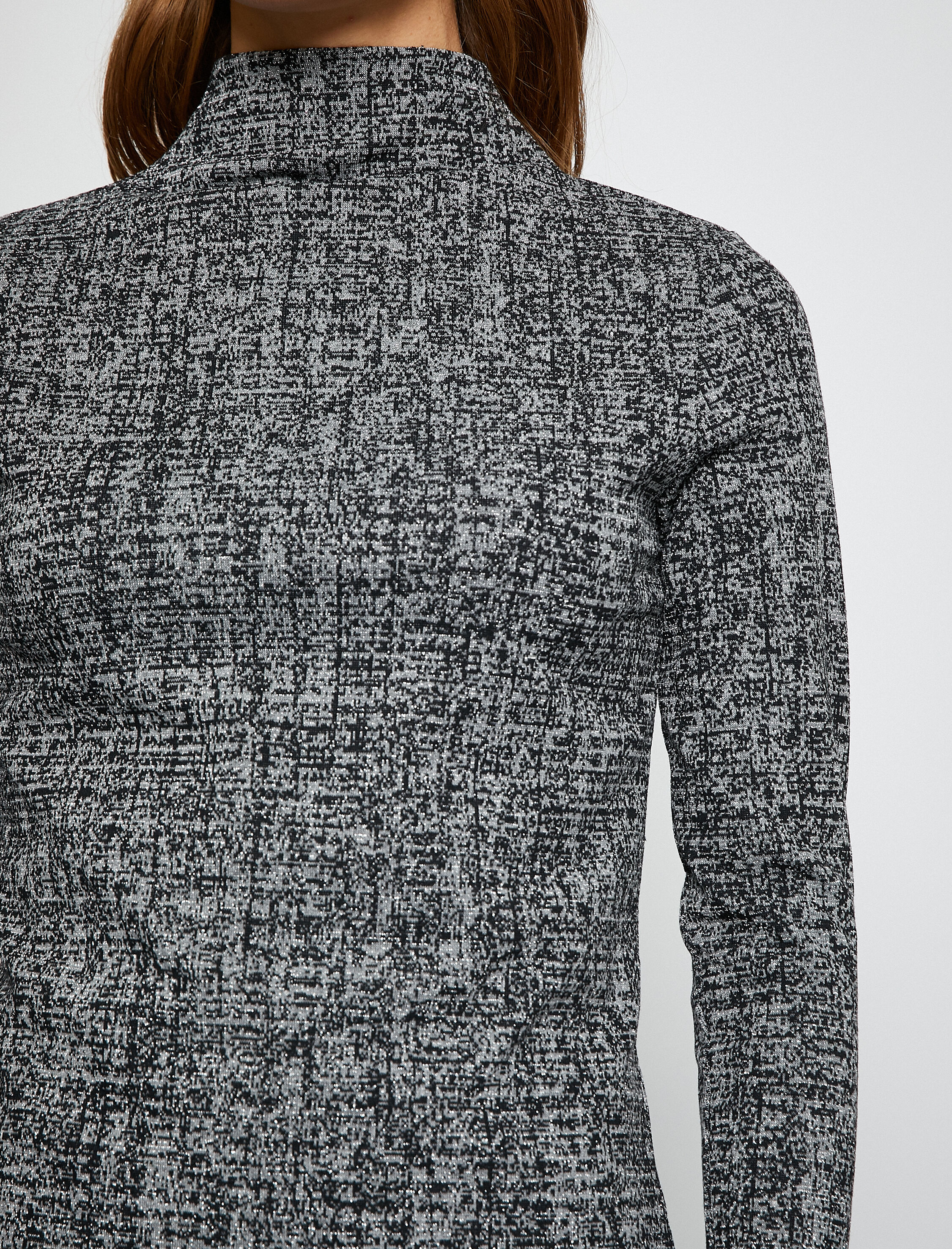 Melis Ağazat X Koton - Simli Uzun Kollu Boğazlı Tişört