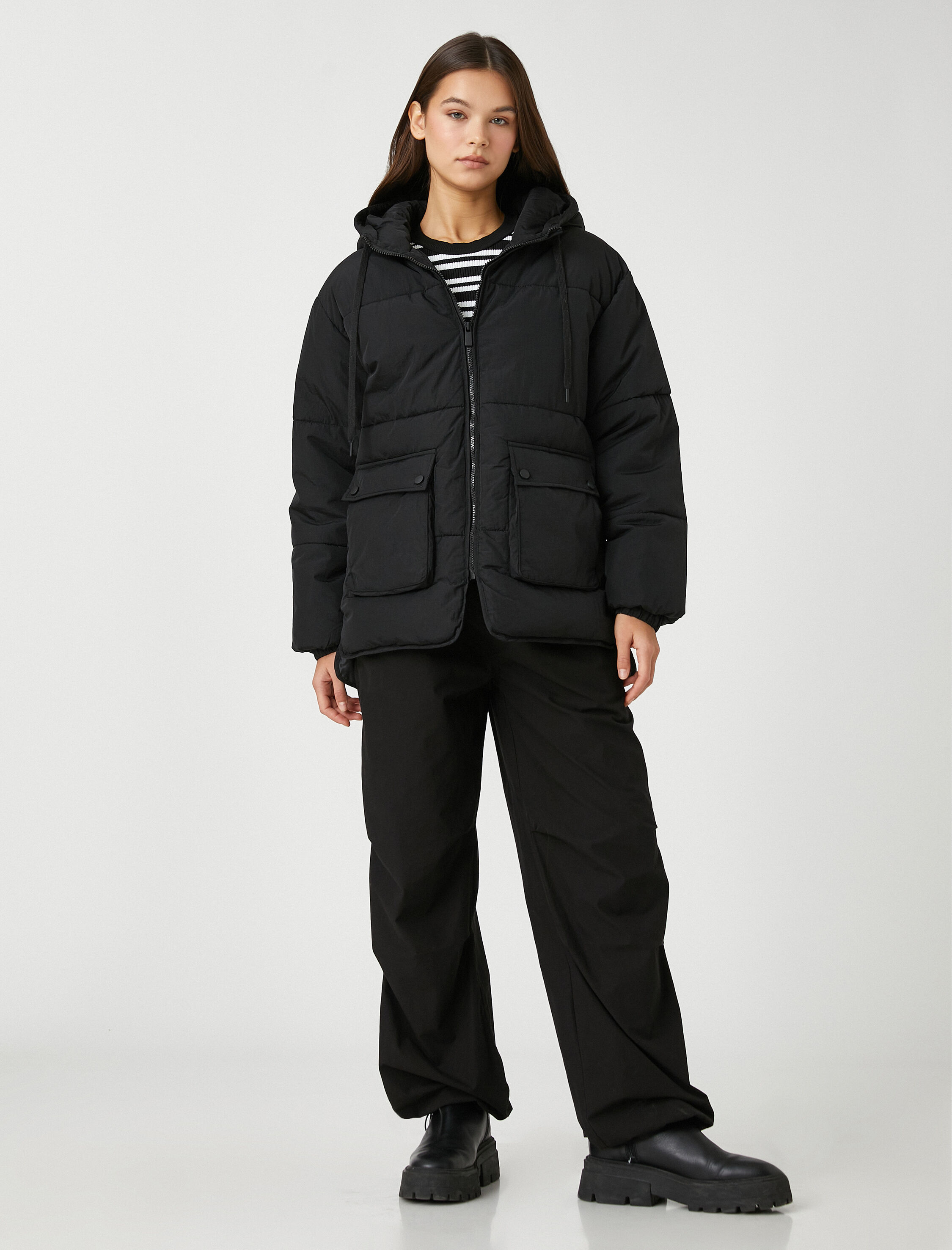   Şişme Mont Kapüşonlu Cep Detaylı