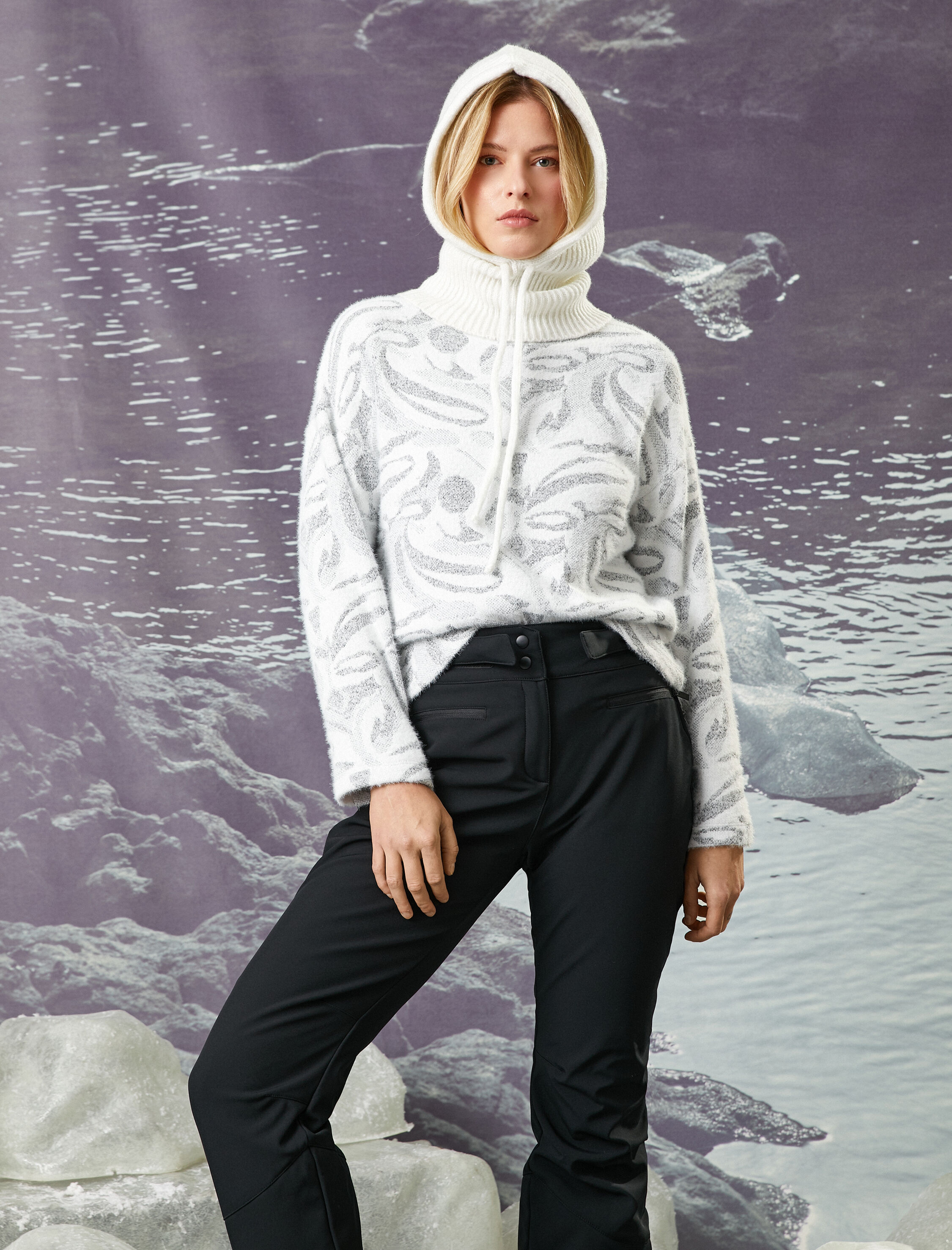   Koton X Şahika Ercümen - Yumuşak Dokulu Dik Yaka Kazak