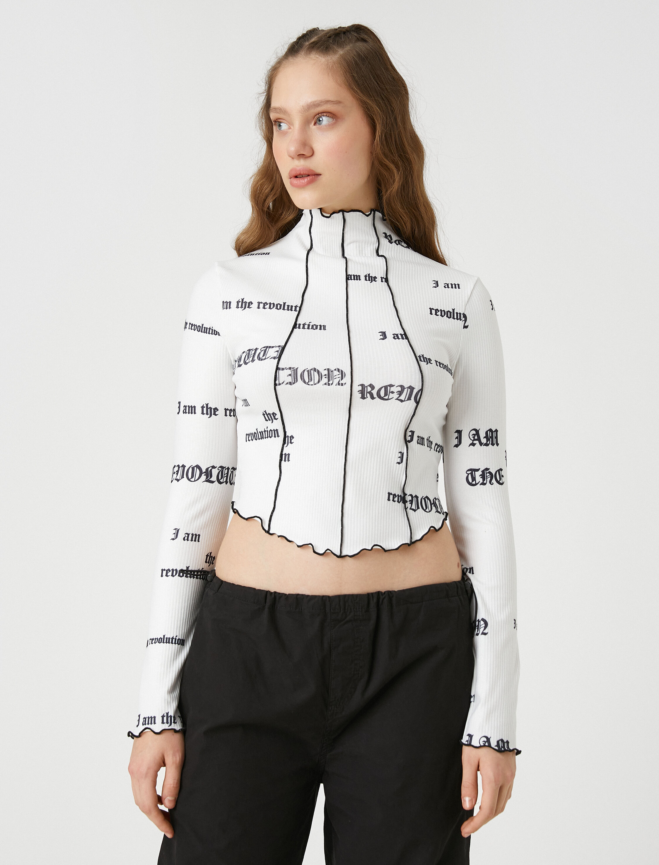   Uzun Kollu Tişört Crop Dik Yaka Slogan Baskılı