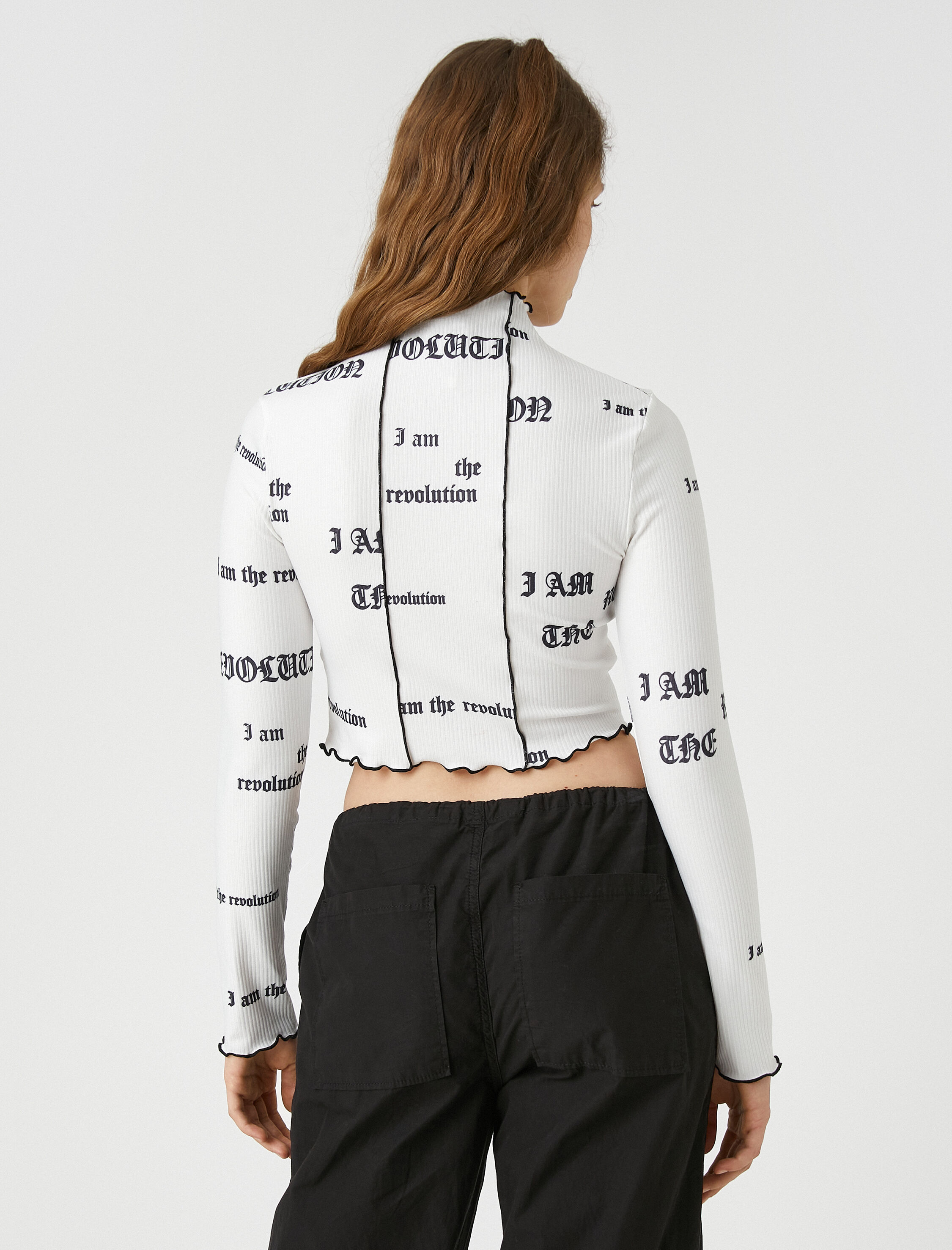   Uzun Kollu Tişört Crop Dik Yaka Slogan Baskılı