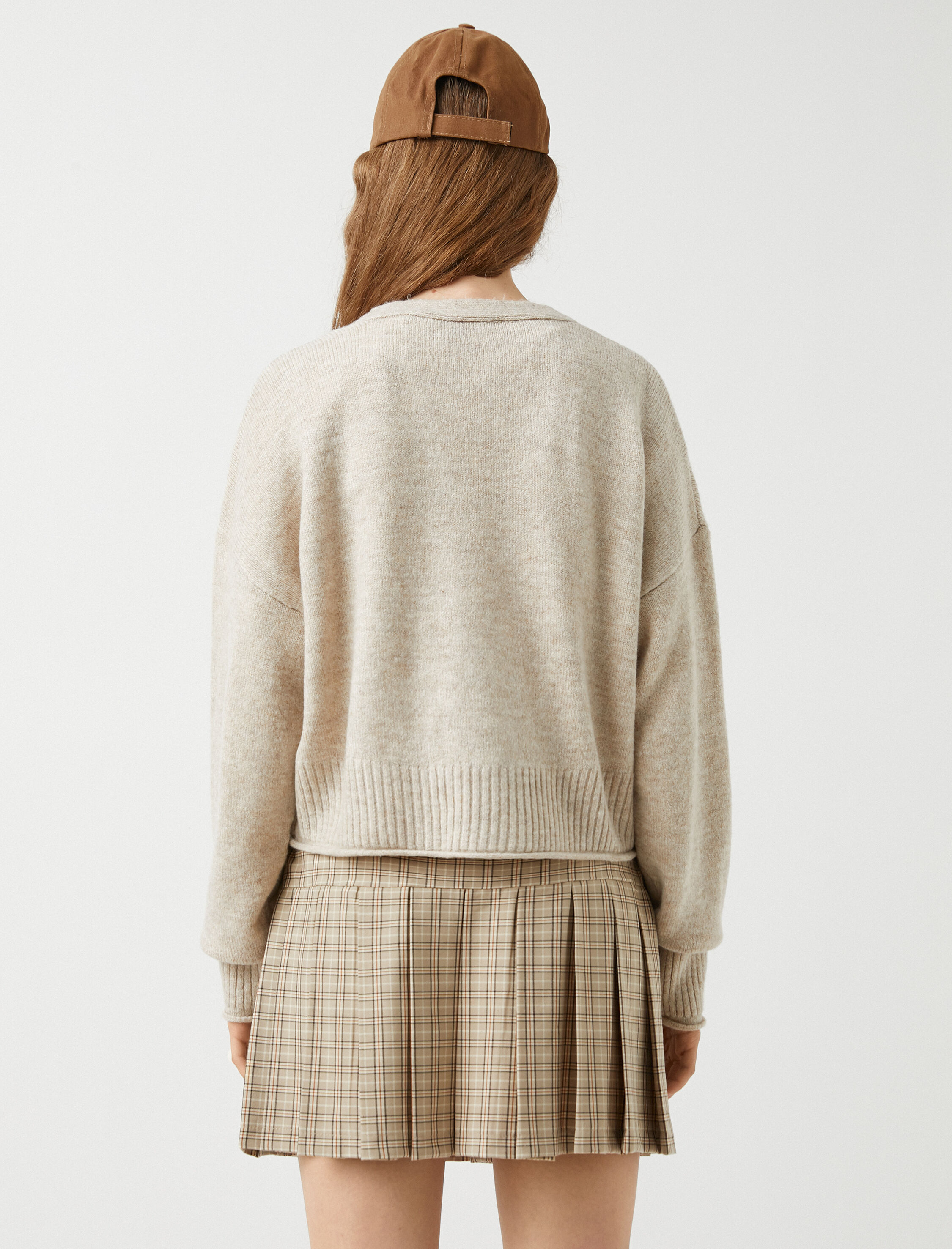   V Yaka Hırka Düğmeli