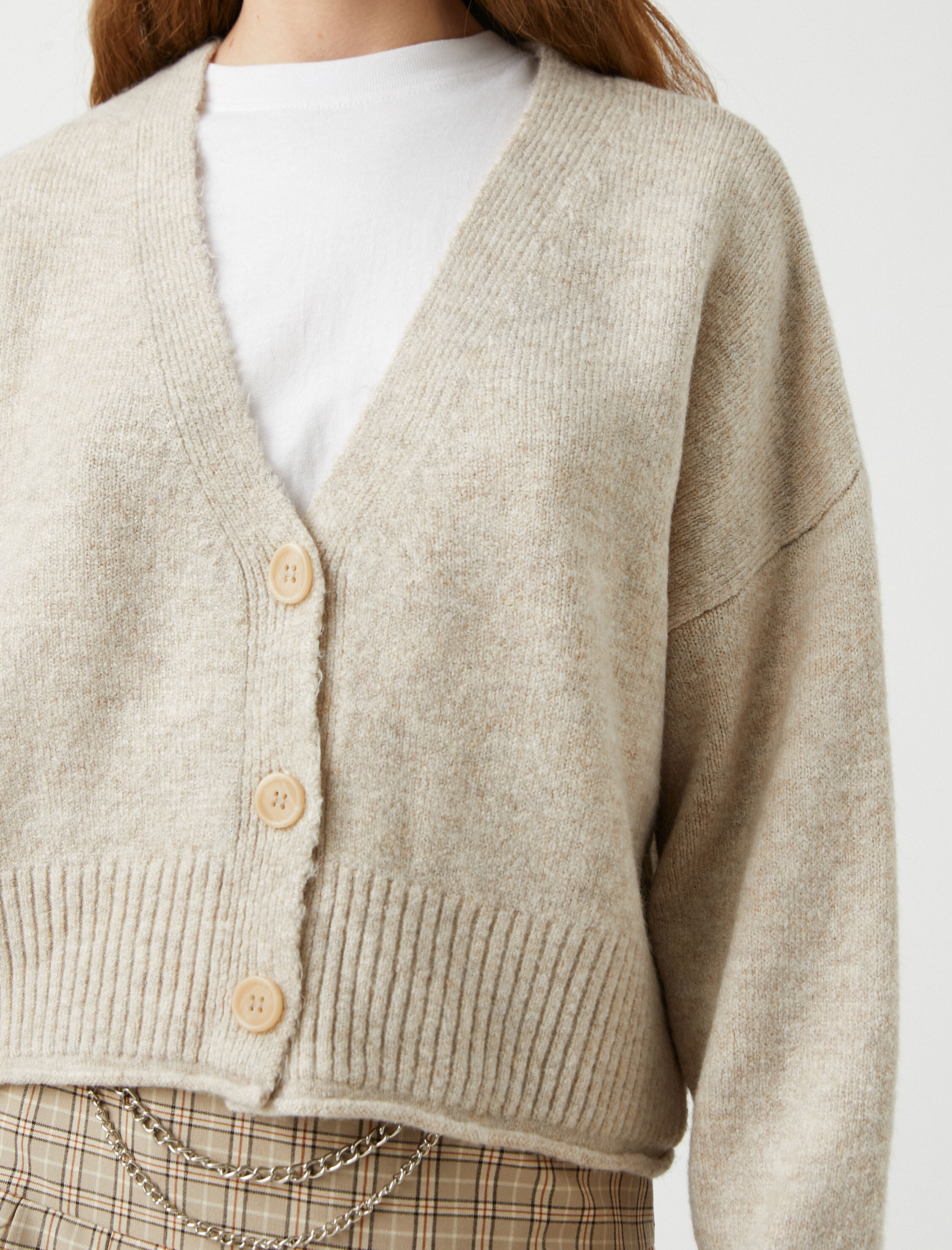   V Yaka Hırka Düğmeli