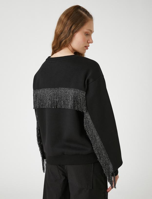   Bisiklet Yaka Sweatshirt Kolları Püskül Detaylı Uzun Kollu İçi Polarlı