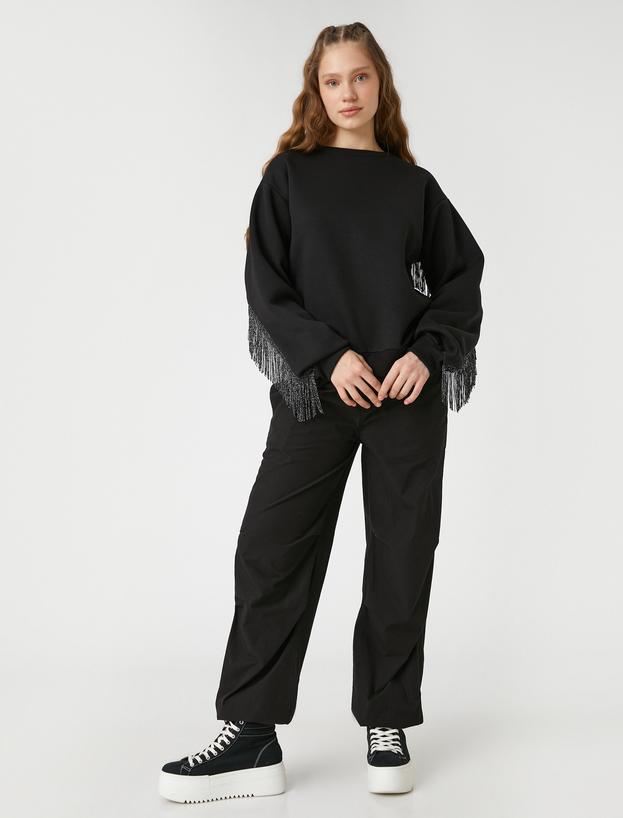   Bisiklet Yaka Sweatshirt Kolları Püskül Detaylı Uzun Kollu İçi Polarlı