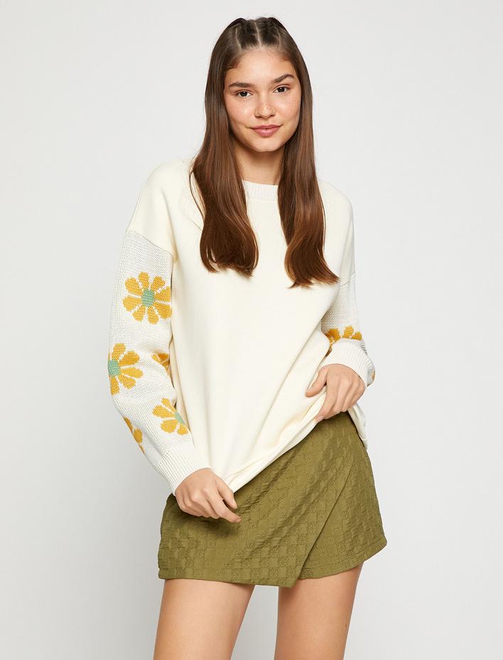  Bisiklet Yaka Sweatshirt Kolları Çiçek Örgü Detaylı İçi Polarlı