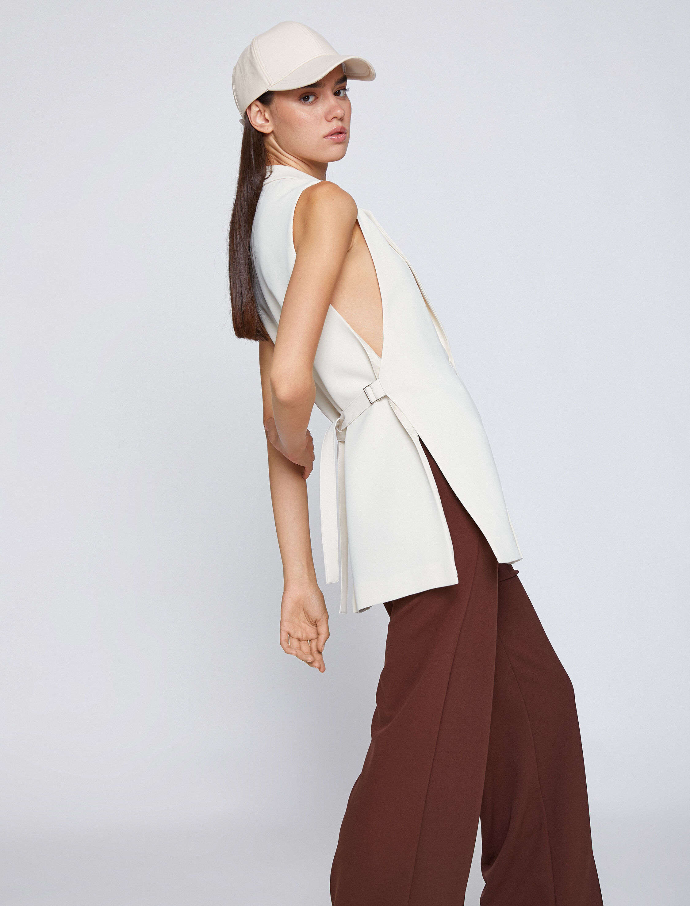 Yanları Detaylı Yelek