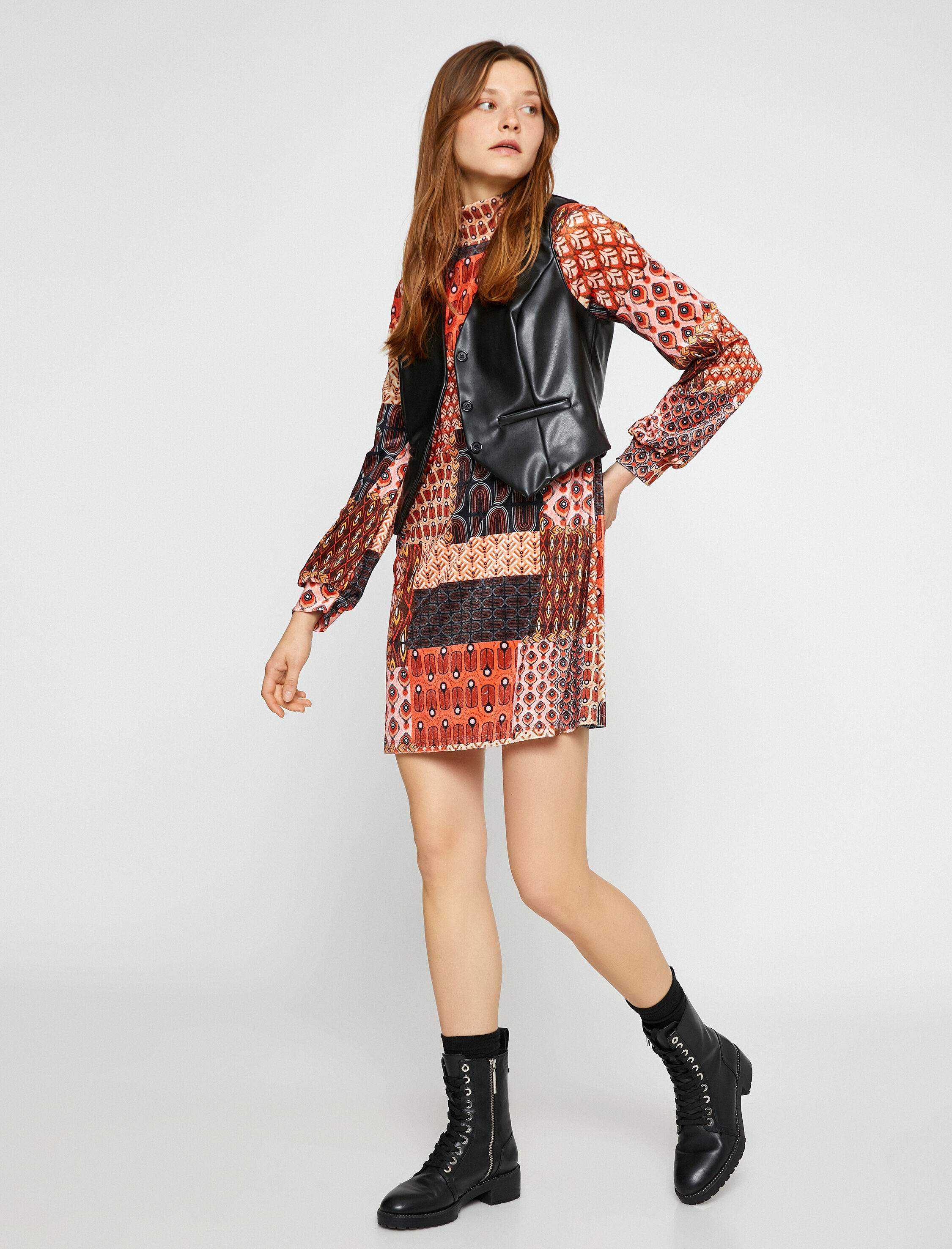   Uzun Kollu Boğazlı Mini Elbise