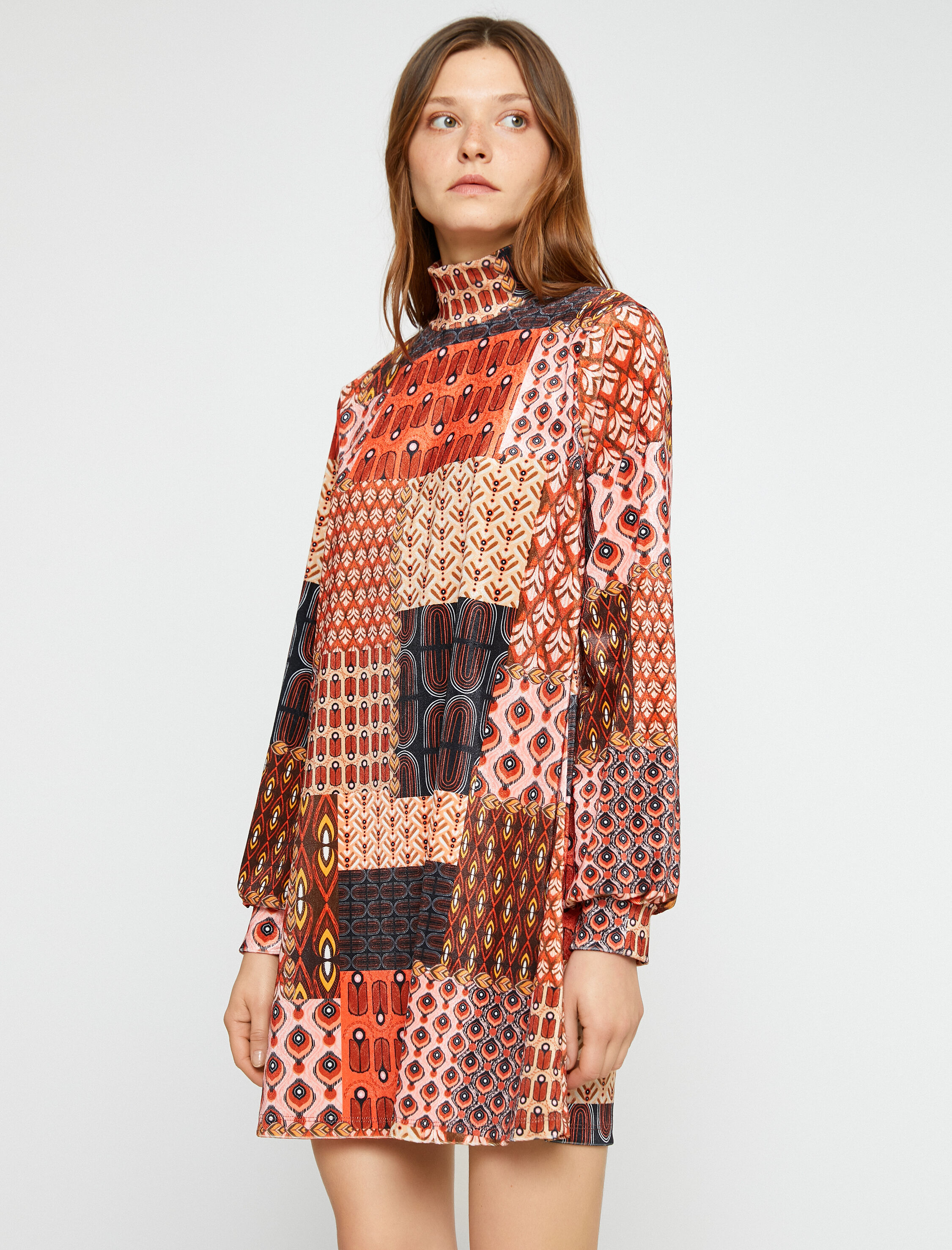   Uzun Kollu Boğazlı Mini Elbise