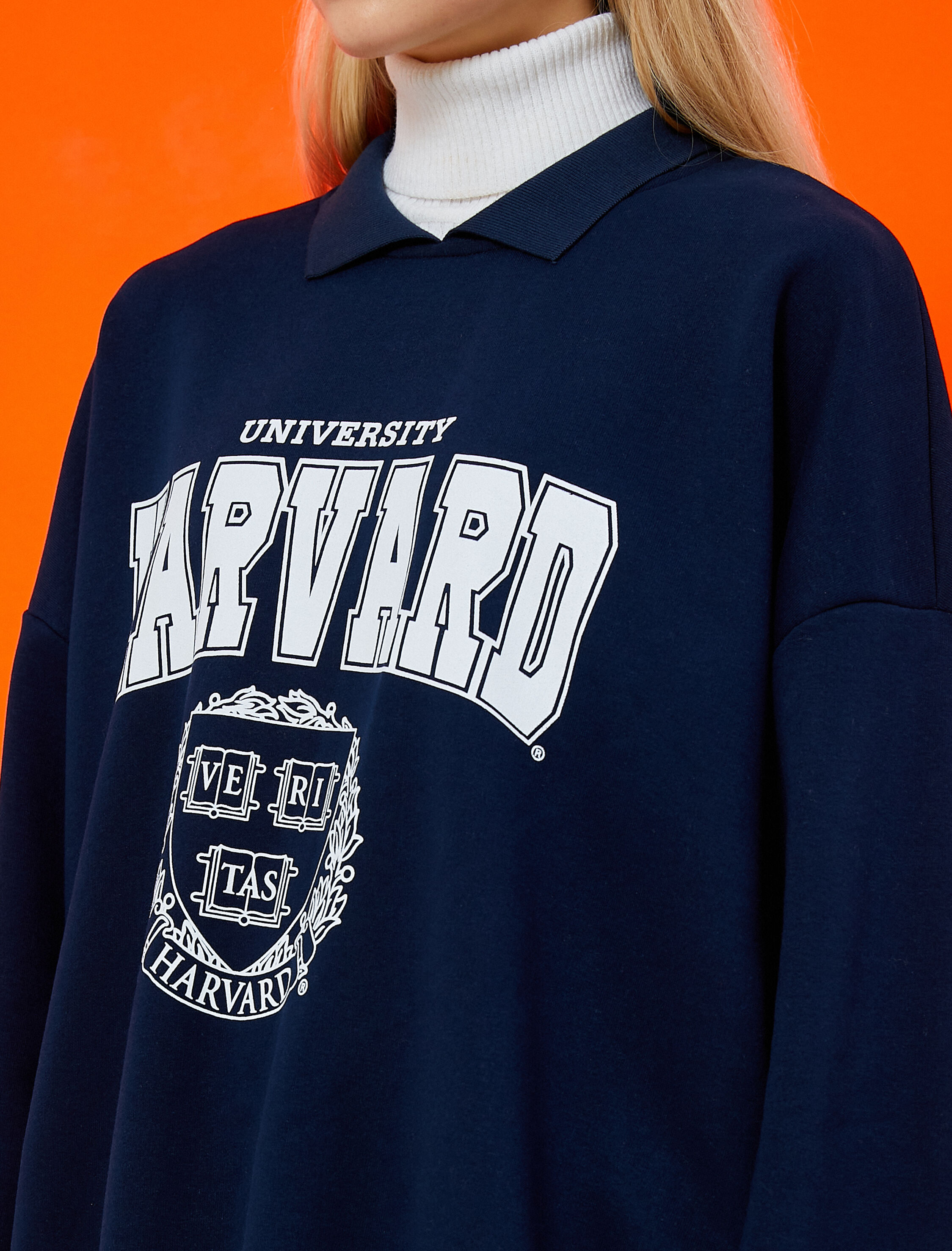 Koton Oversize Kolej Sweatshirt Harvard Lisanslı. 5