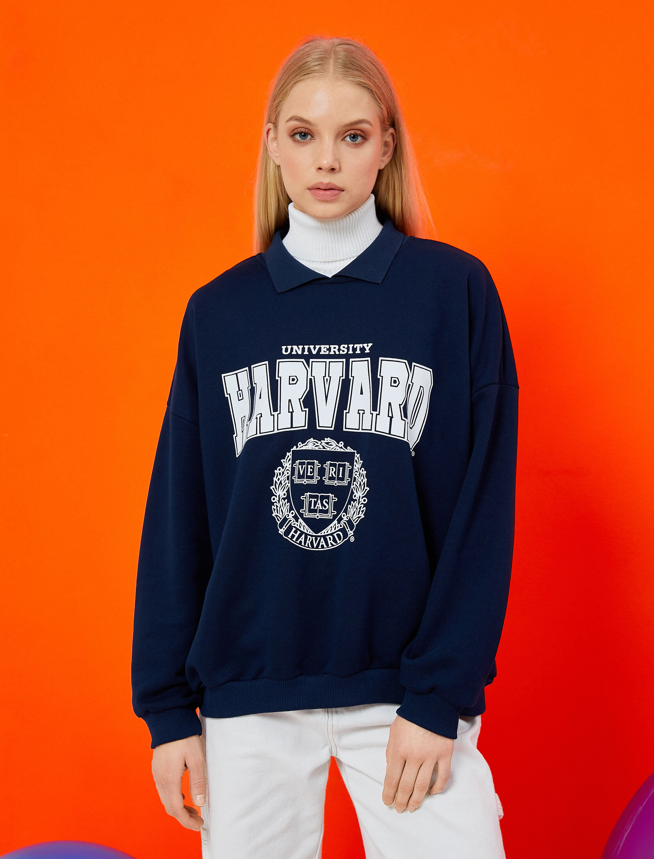 Koton Oversize Kolej Sweatshirt Harvard Lisanslı. 3