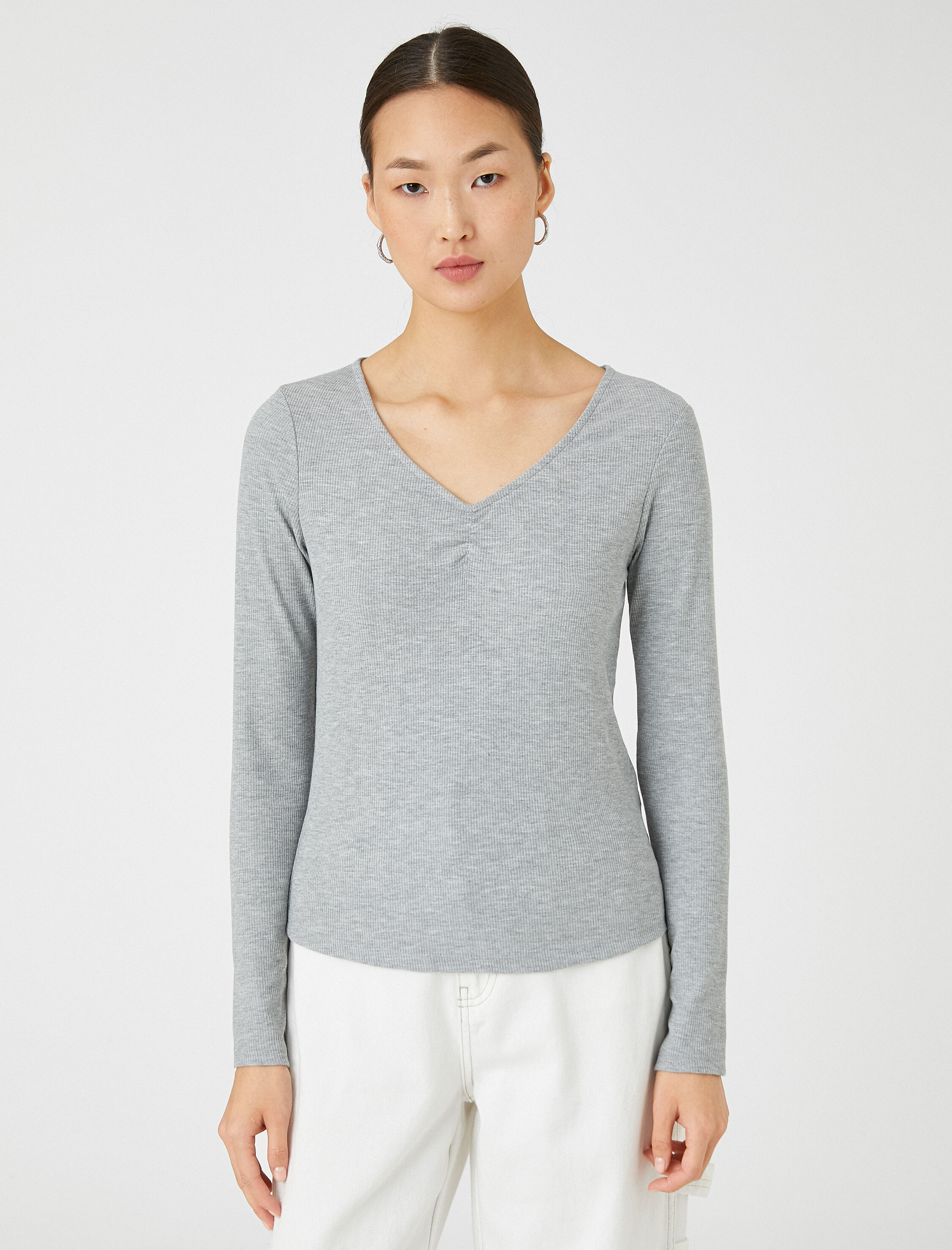 Uzun Kollu Tişört Büzgü Detaylı V Yaka