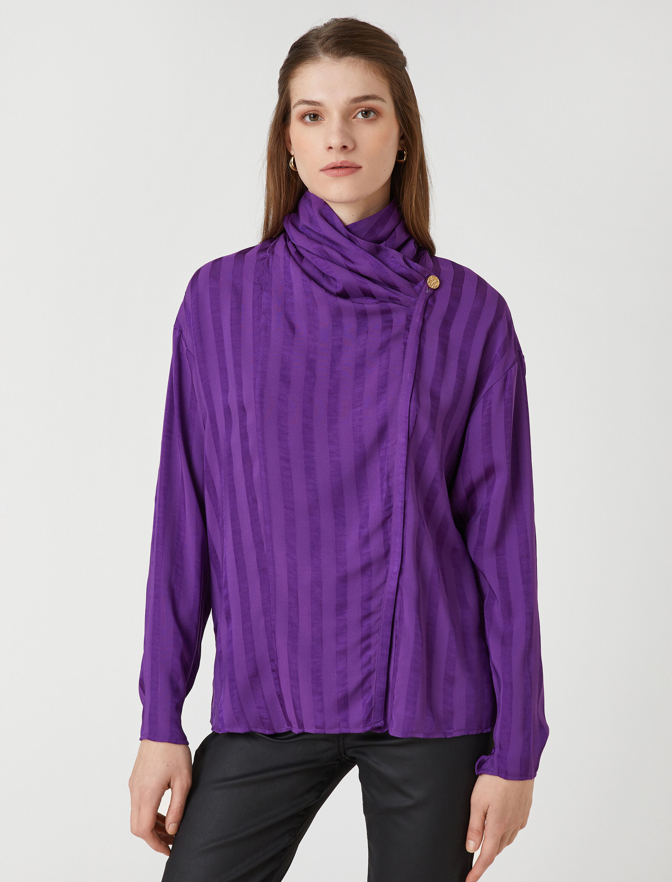   Drapeli Yaka Düğmeli Bluz