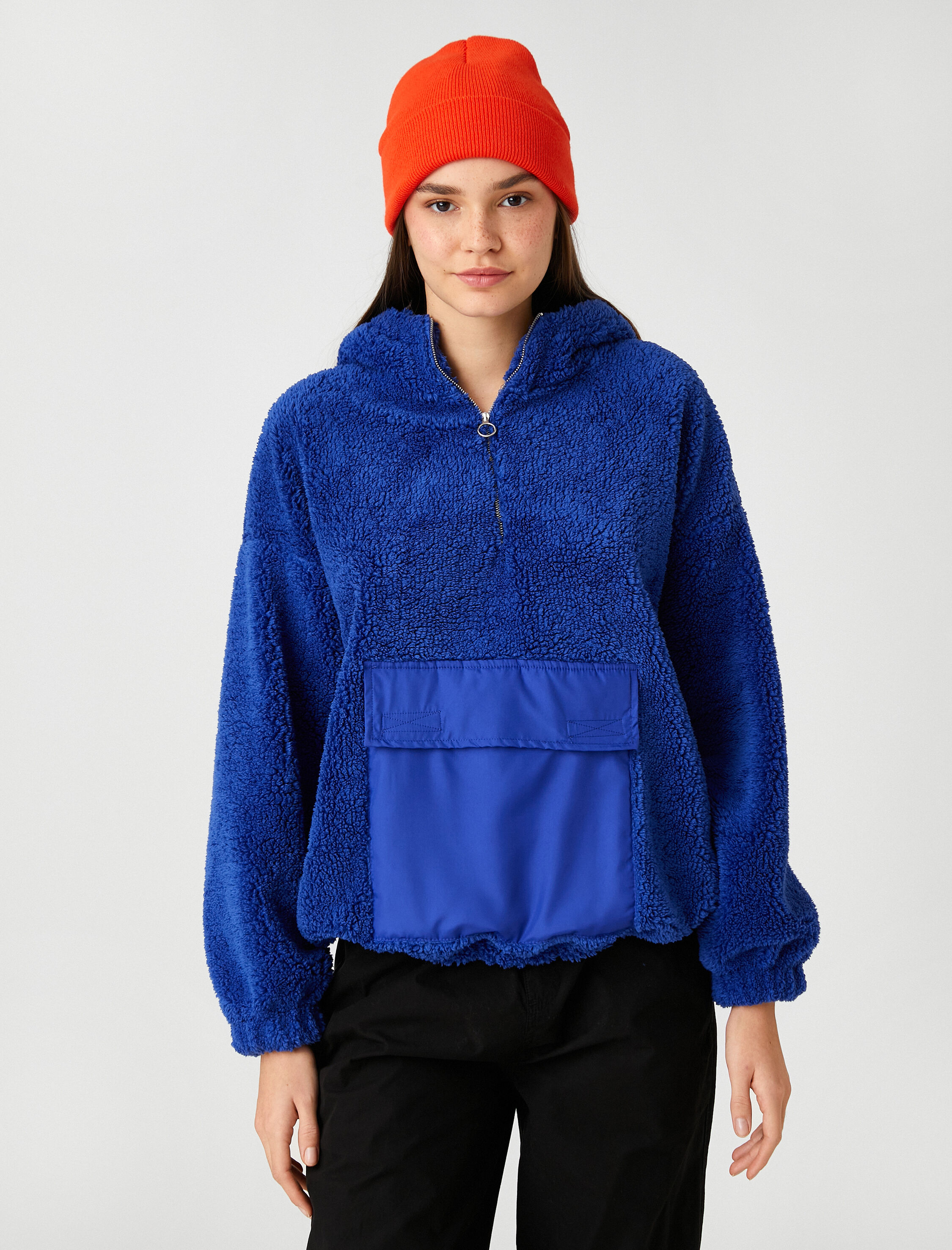   Peluş Sweatshirt Kapüşonlu Yarım Fermuarlı Cep Detaylı