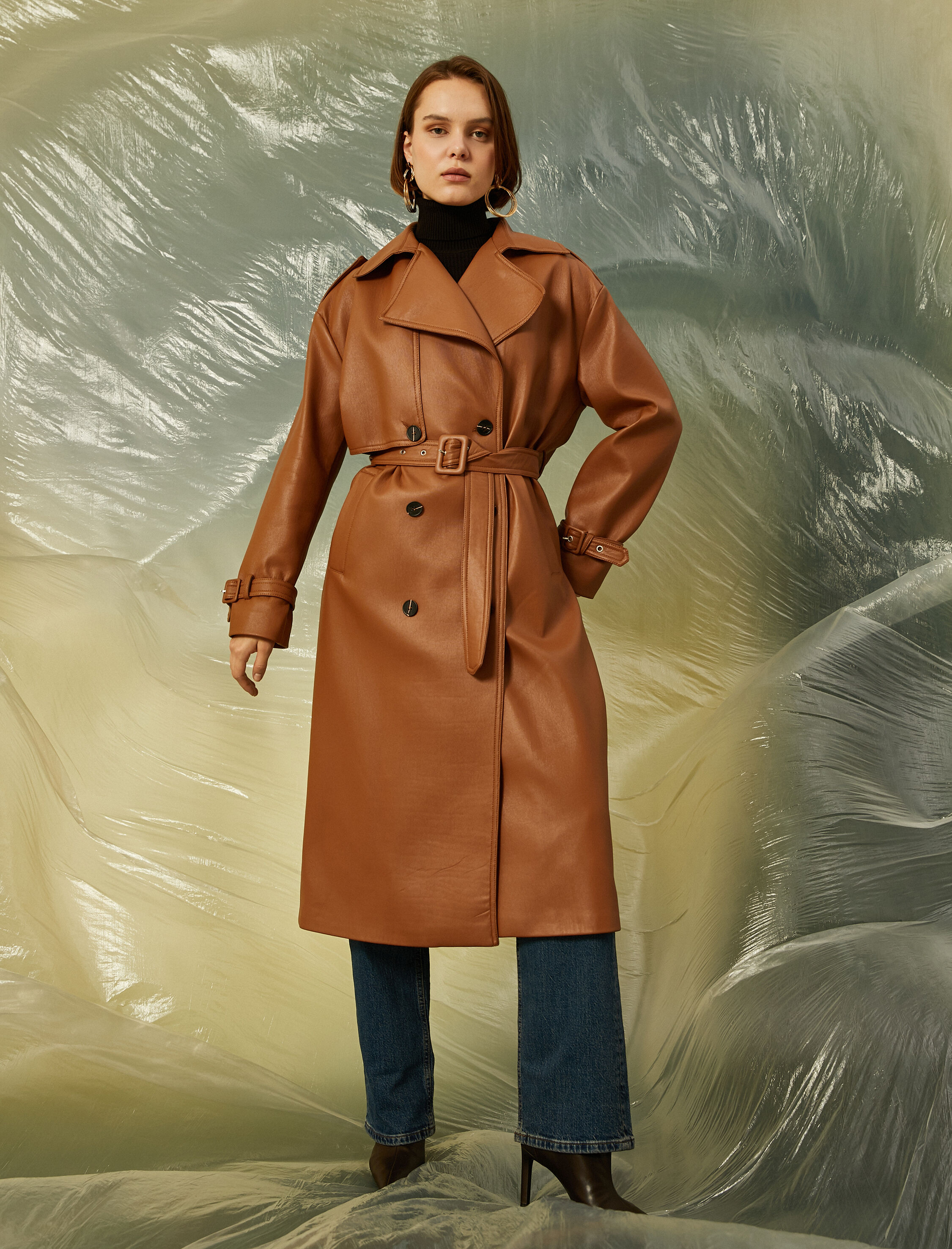   Kemerli Uzun Suni Deri Ceket