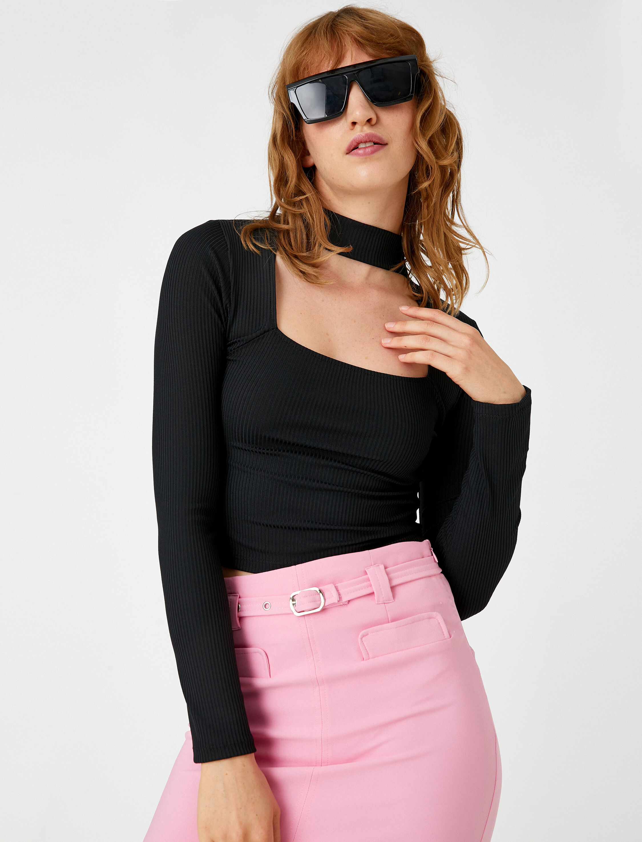   Uzun Kollu Tişört Chocker Yaka Crop